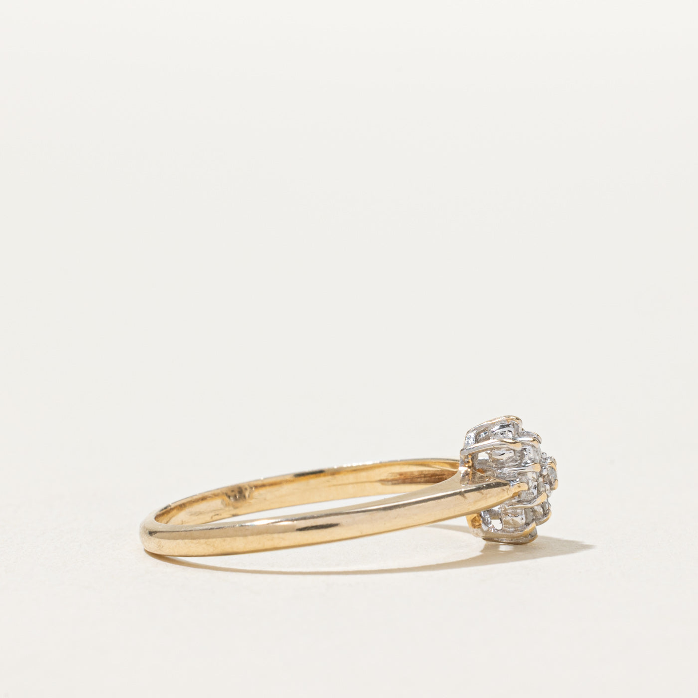 Diamond Cluster Ring | 0.10ctw | SZ 7