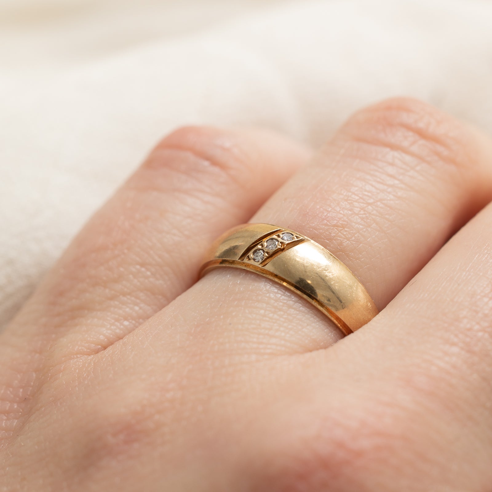 Bague trois diamants en rangée diagonale | 0,025 ct | Taille 7