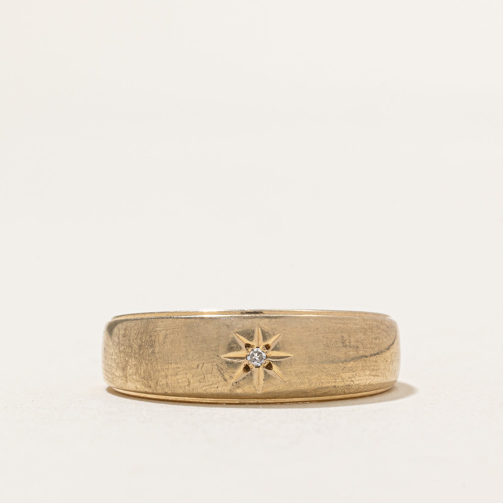 Bague sertie de diamants en forme d'étoile | 0,006 ct | Taille 9,75