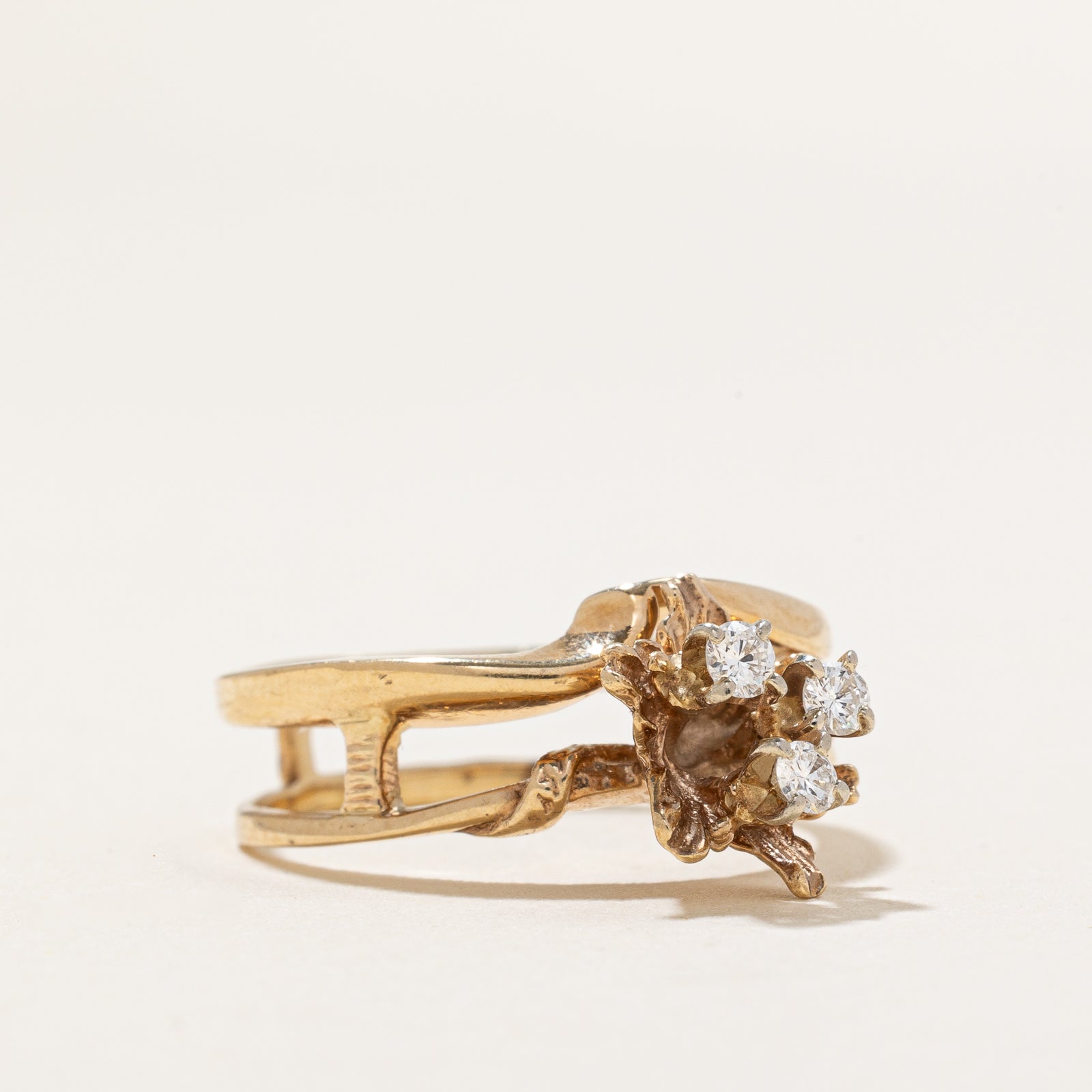 Three Stone Diamond Floral Ring | 0.11ctw | SZ 7