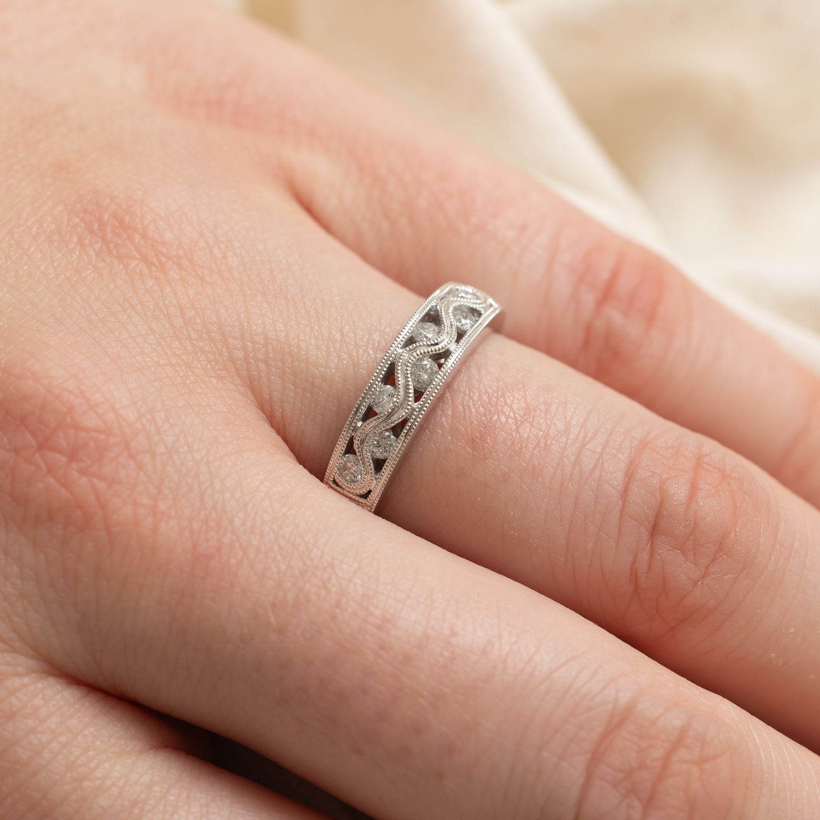 Wavy Diamond Ring | 0.20ctw | SZ 7.25