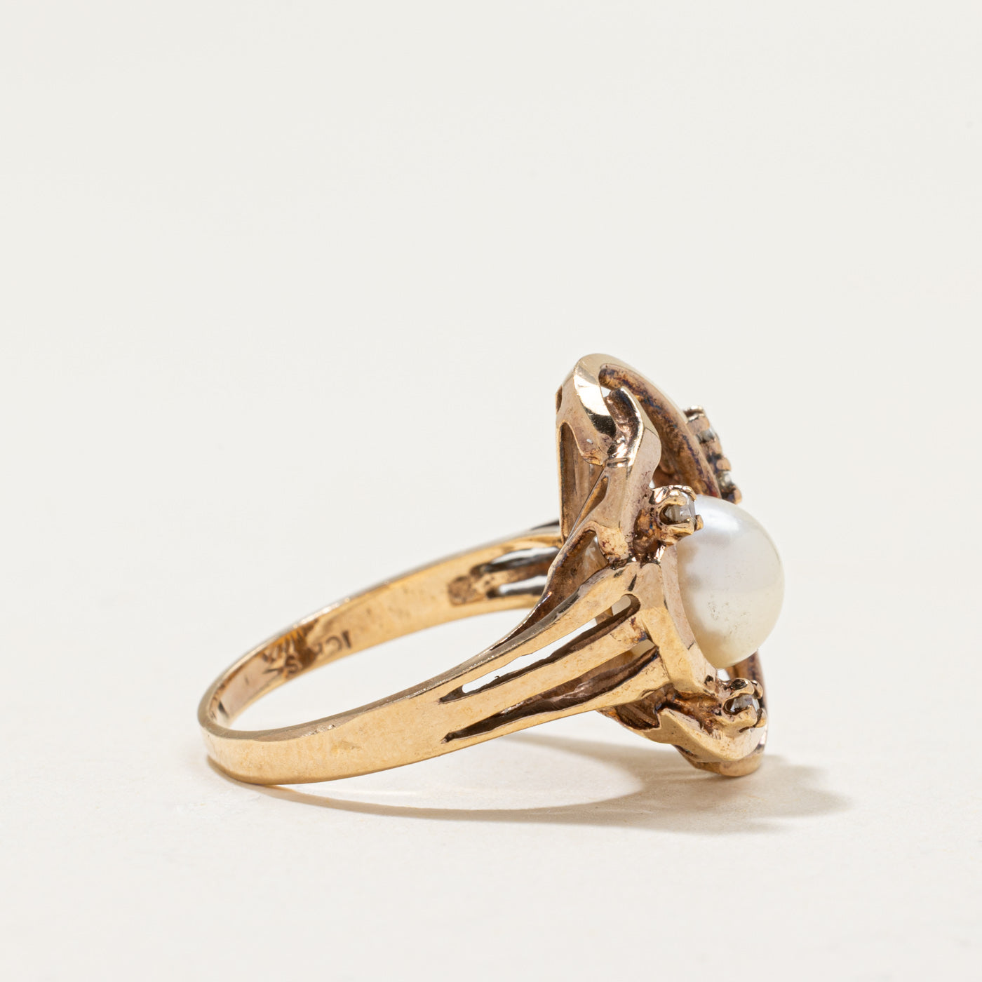 Pearl & Diamond Openwork Cocktail Ring | 0.09ctw | SZ 5