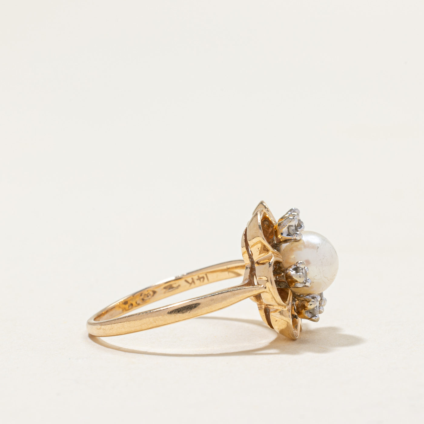 Pearl & Diamond Flower Cocktail Ring | 0.12ctw | SZ 5.5