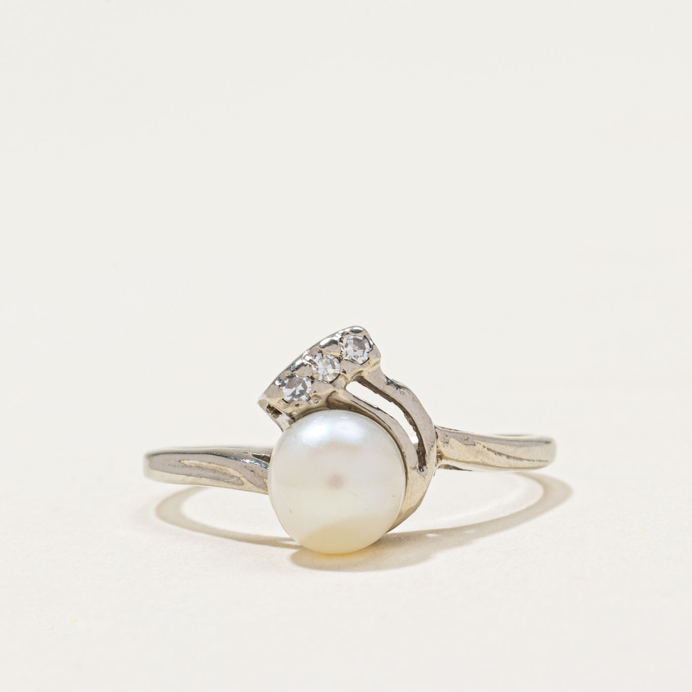 Vintage Canadian Pearl & Diamond Ring | 0.04ctw | SZ 8