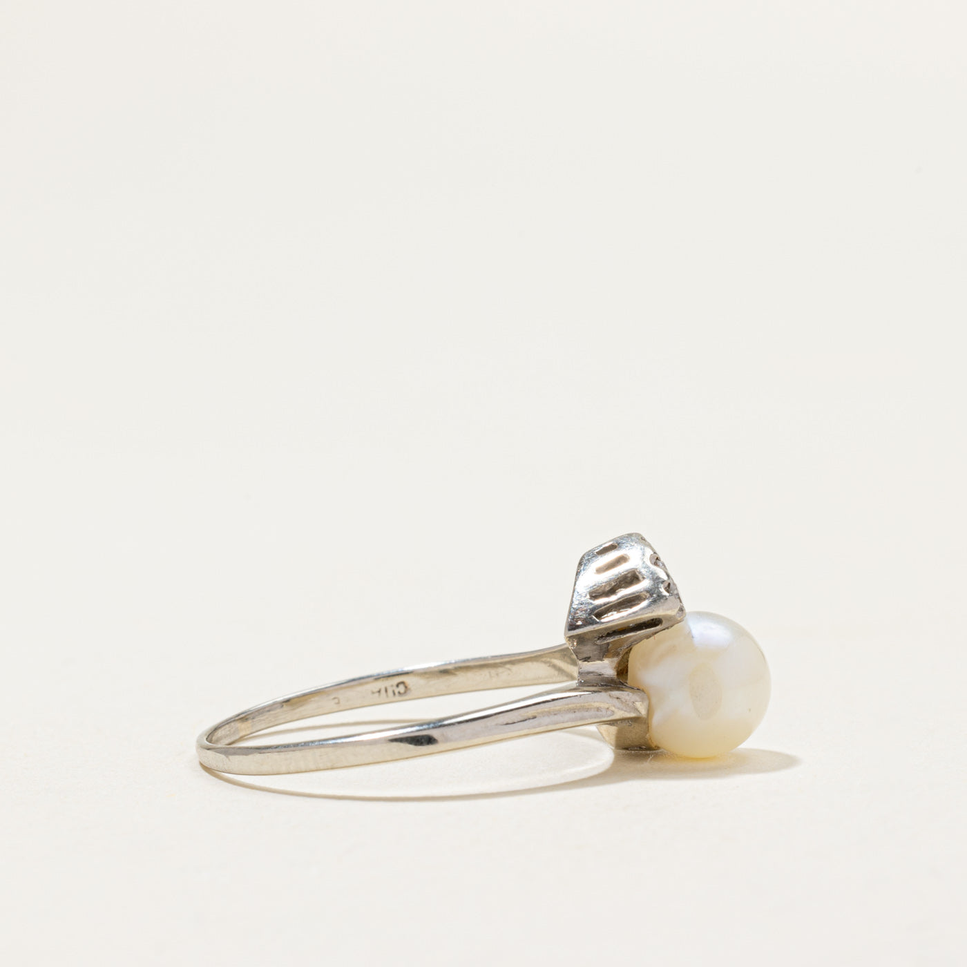 Vintage Canadian Pearl & Diamond Ring | 0.04ctw | SZ 8