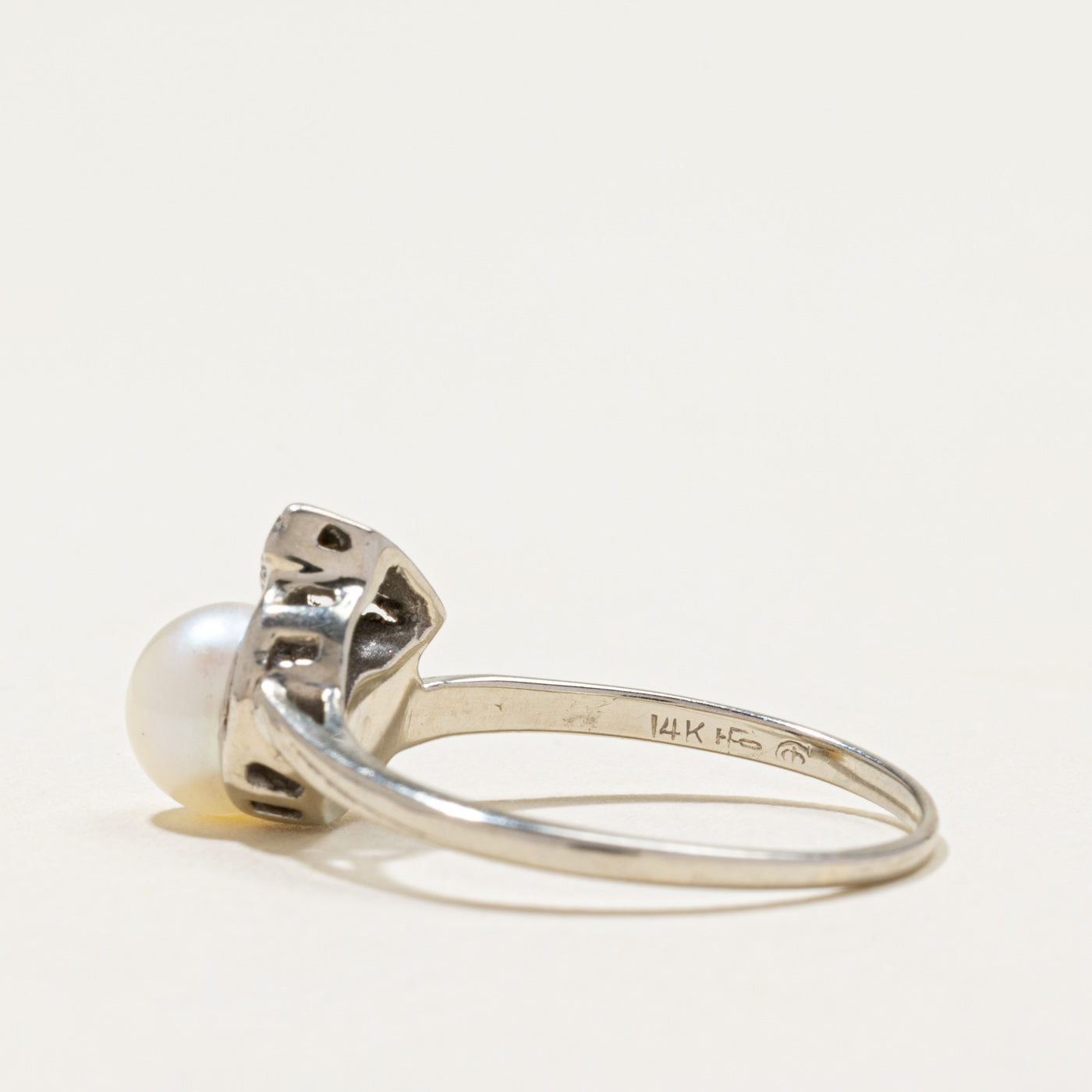 Vintage Canadian Pearl & Diamond Ring | 0.04ctw | SZ 8