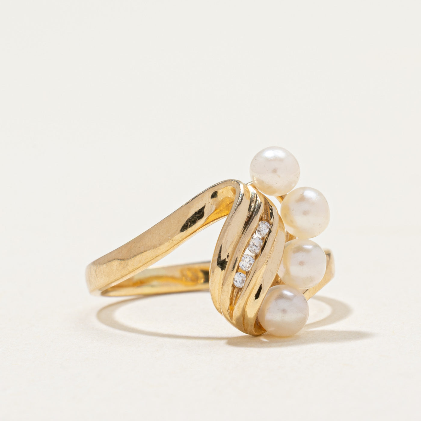Diagonal Pearl & Diamond Ring | 0.03ctw | SZ 4.75
