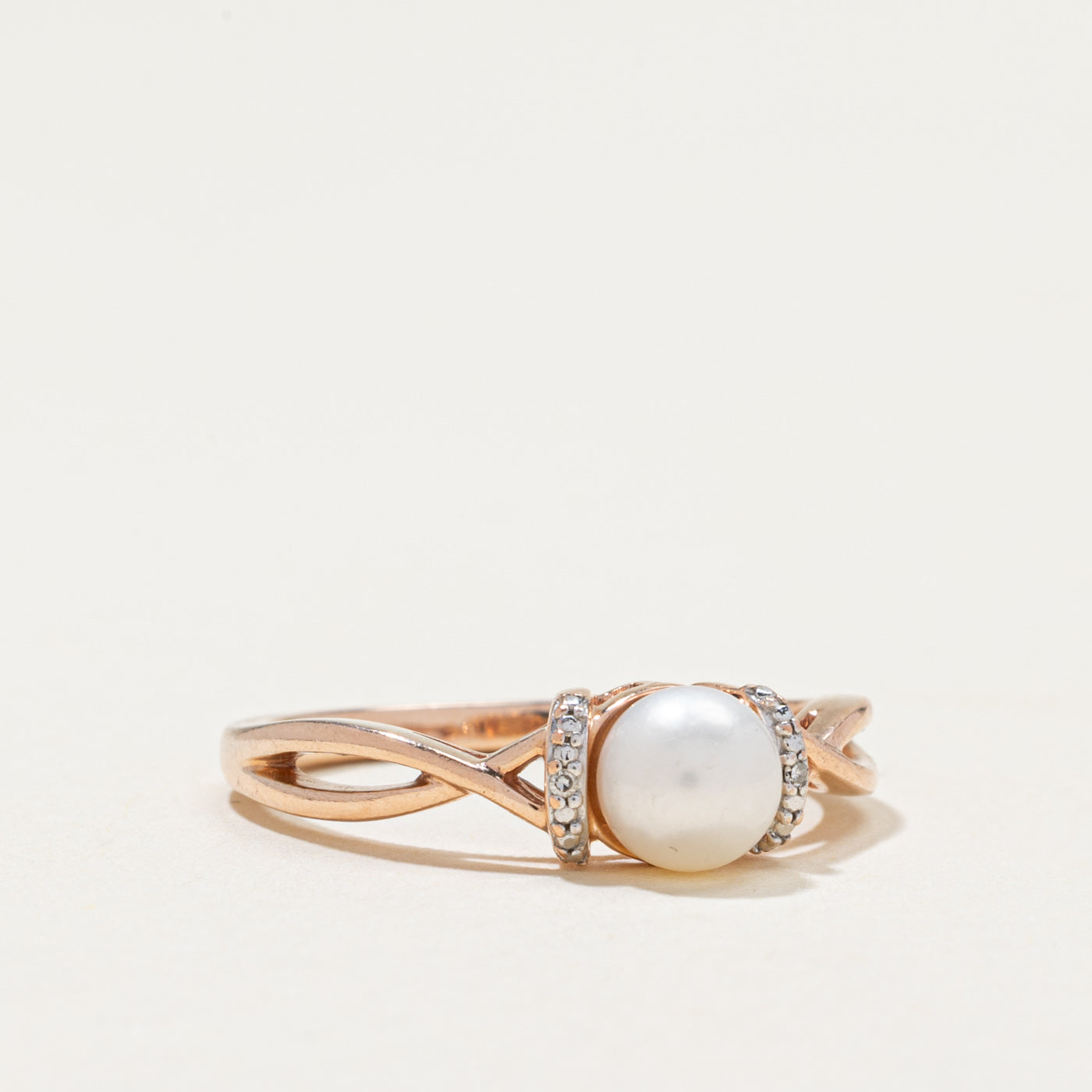 10k Pearl & Diamond Twisted Ring | 0.01ctw | SZ 7