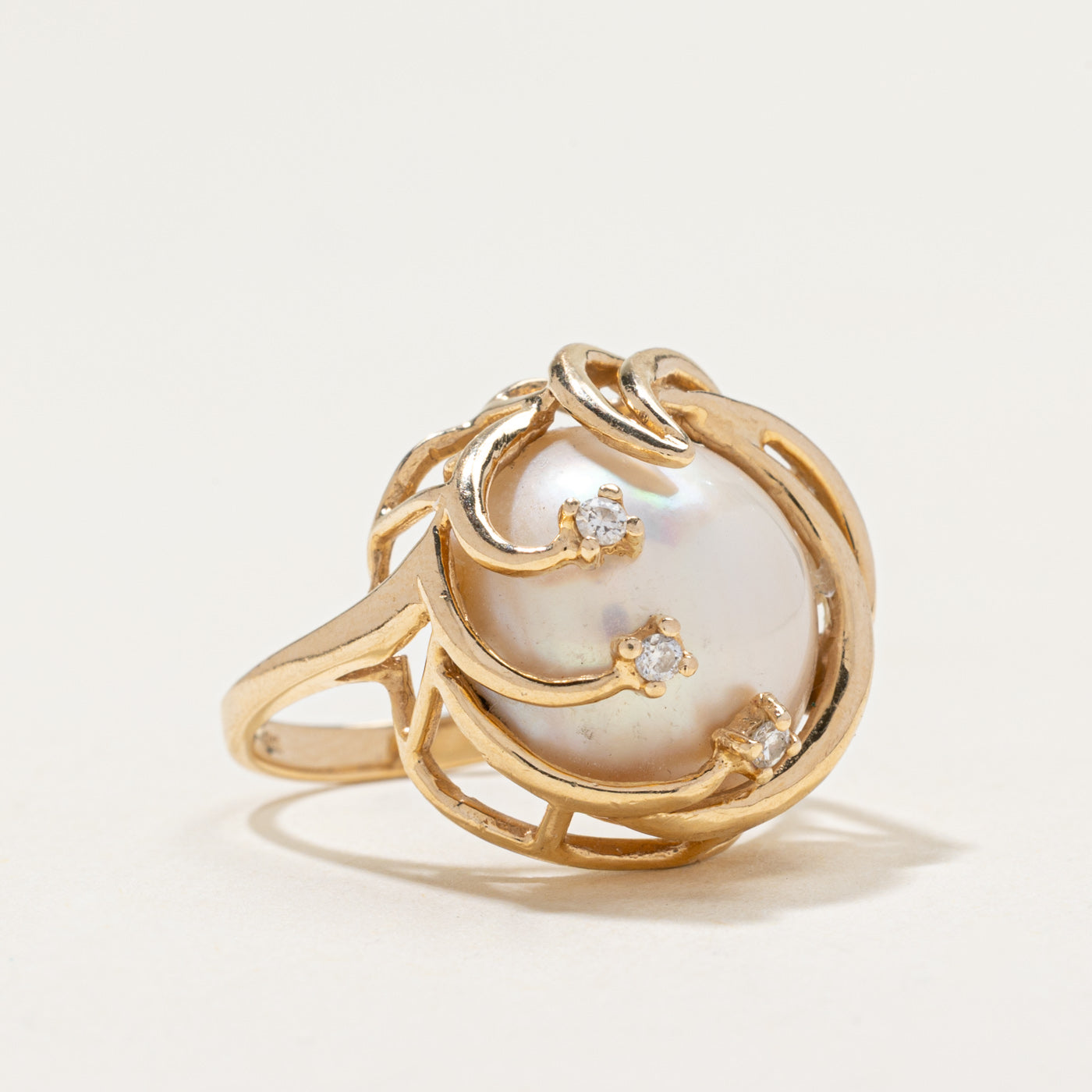Mabe Pearl & Diamond Cocktail Ring | 0.09ctw | SZ 5.75