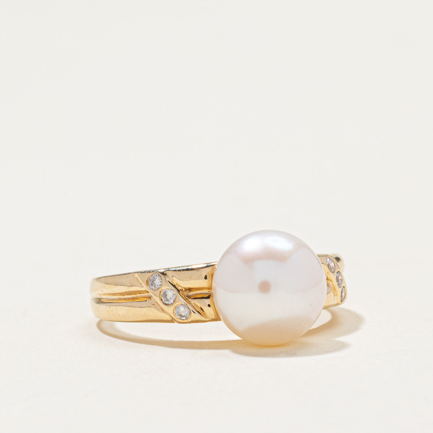 Pearl & Diamond Grooved Ring | 0.07ctw | SZ 7.75