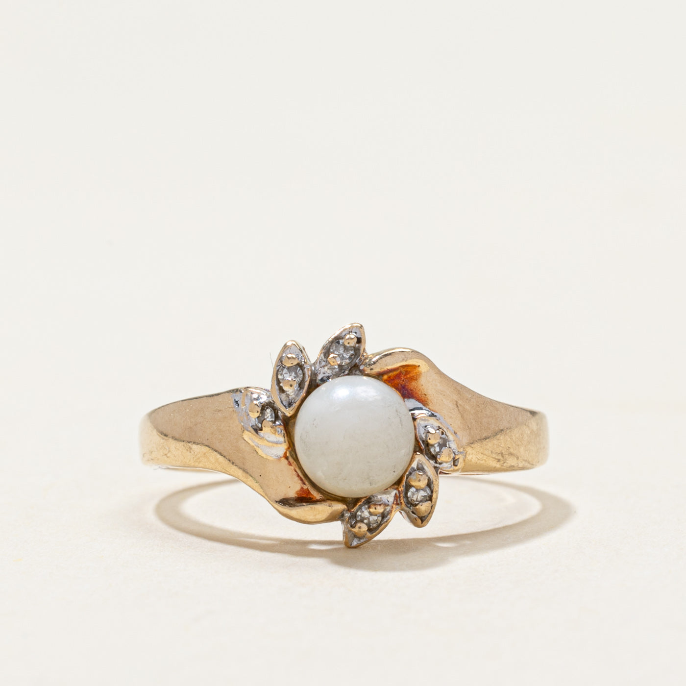 10k Pearl & Diamond Petal Ring | 0.05ctw | SZ 5.75