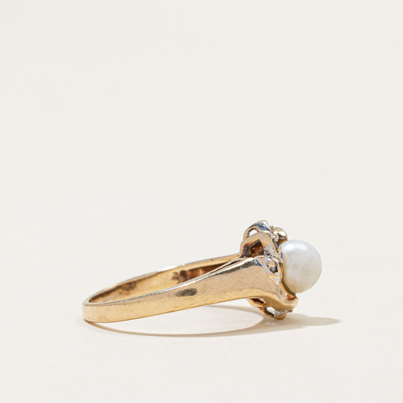 10k Pearl & Diamond Petal Ring | 0.05ctw | SZ 5.75