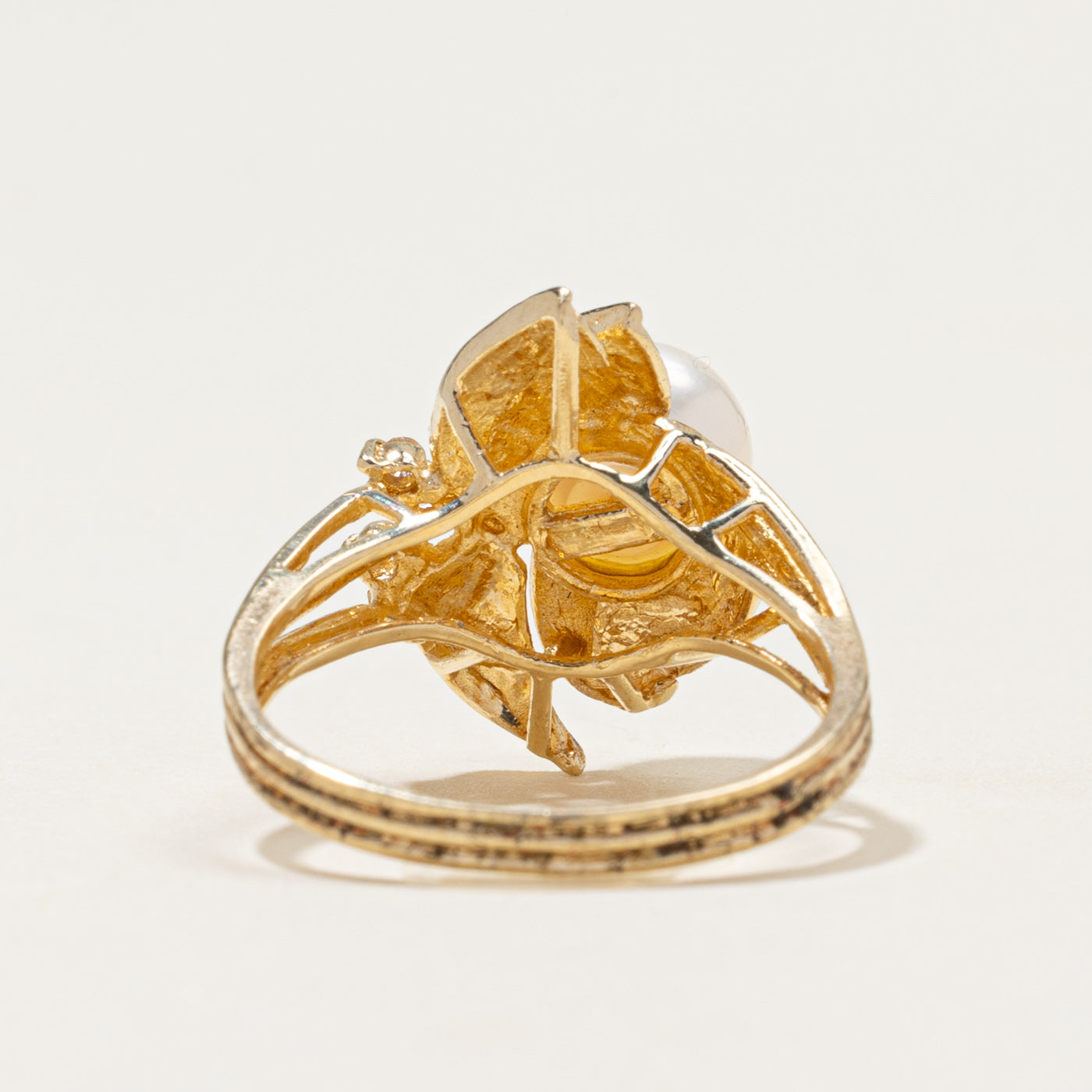 14k Pearl & Diamond Grooved Cocktail Ring | 0.04ctw | SZ 6.5