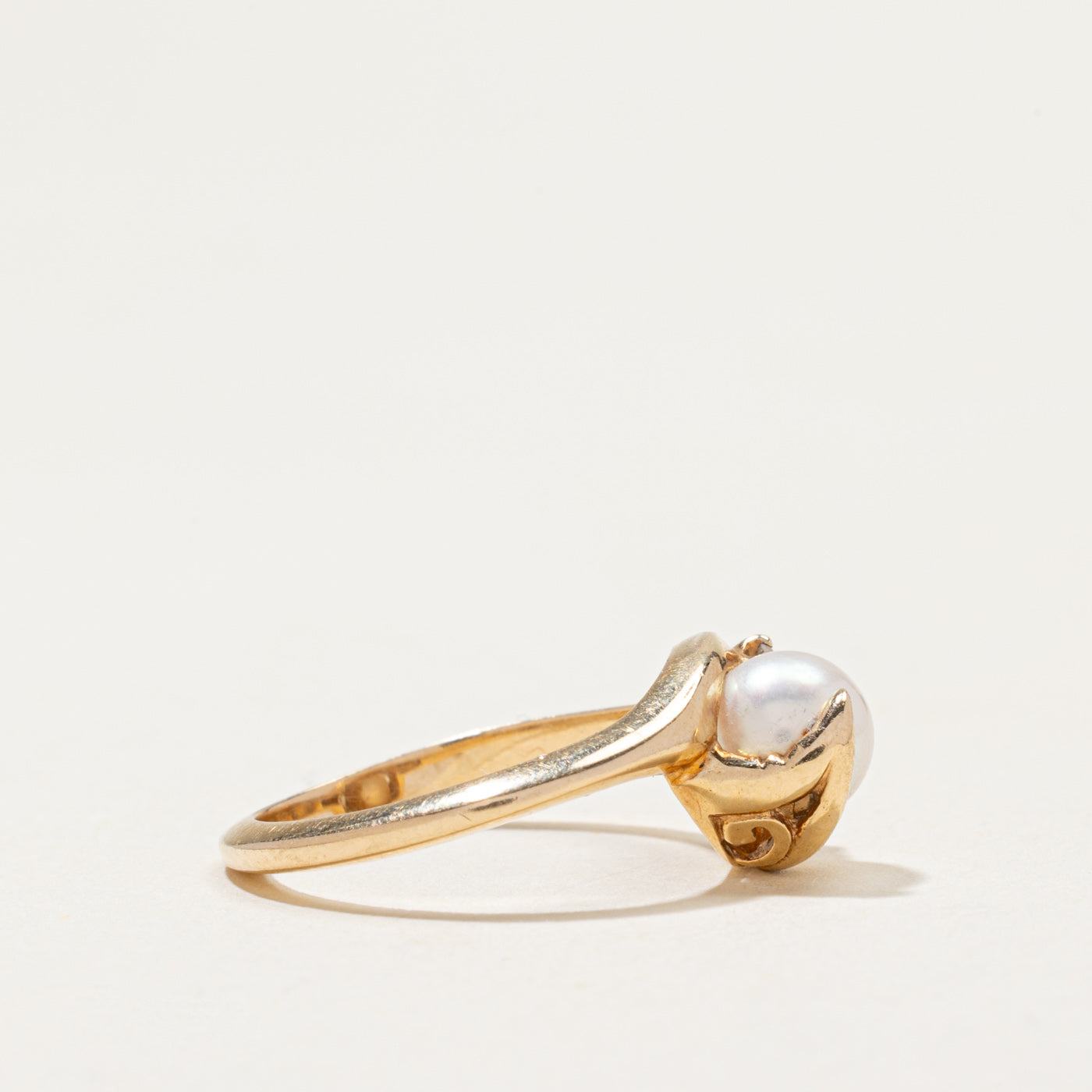Pearl & Diamond Accented Ring | 0.10ctw | SZ 5.75