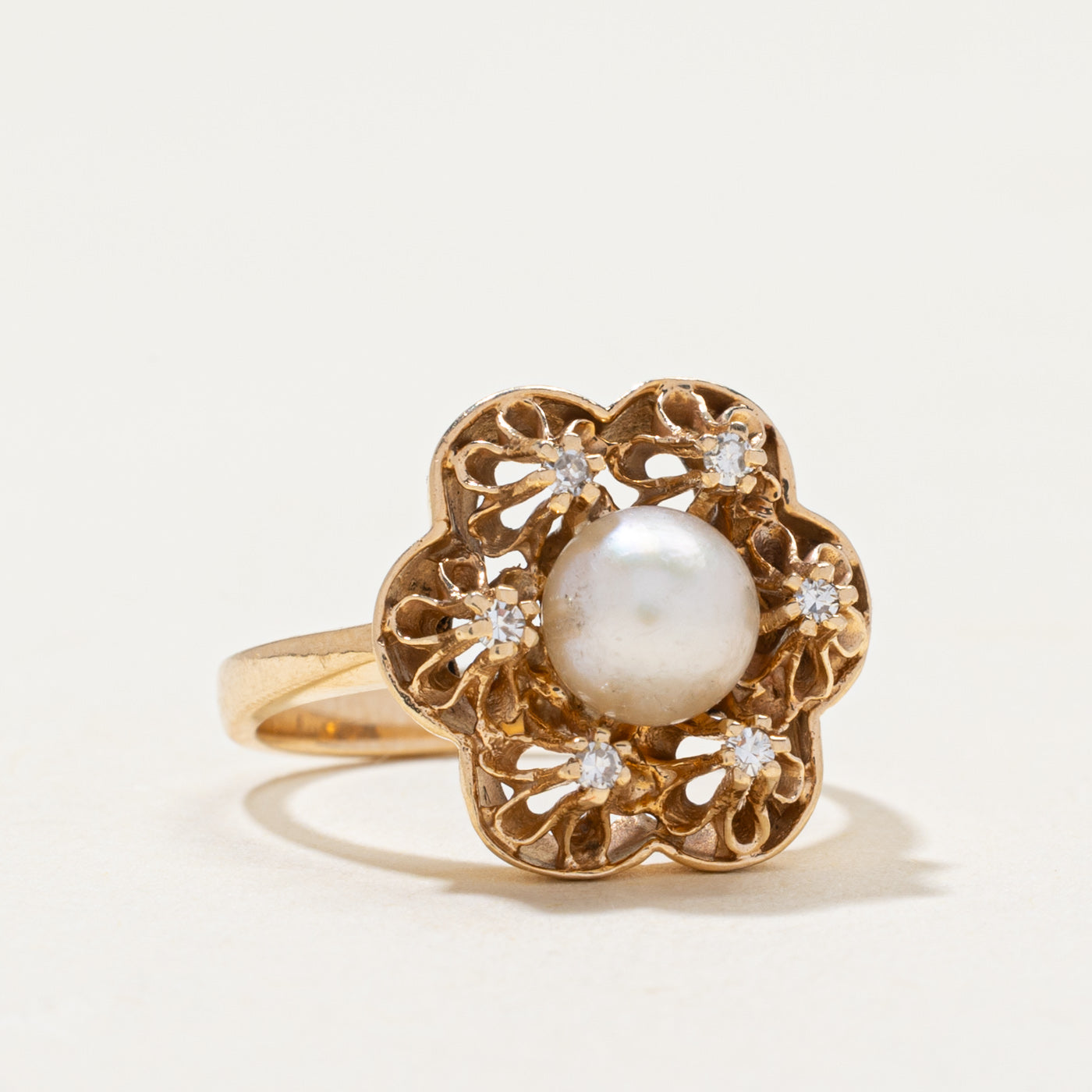 Pearl & Belcher Set Diamond Floral Ring | 0.06ctw | SZ 4.25