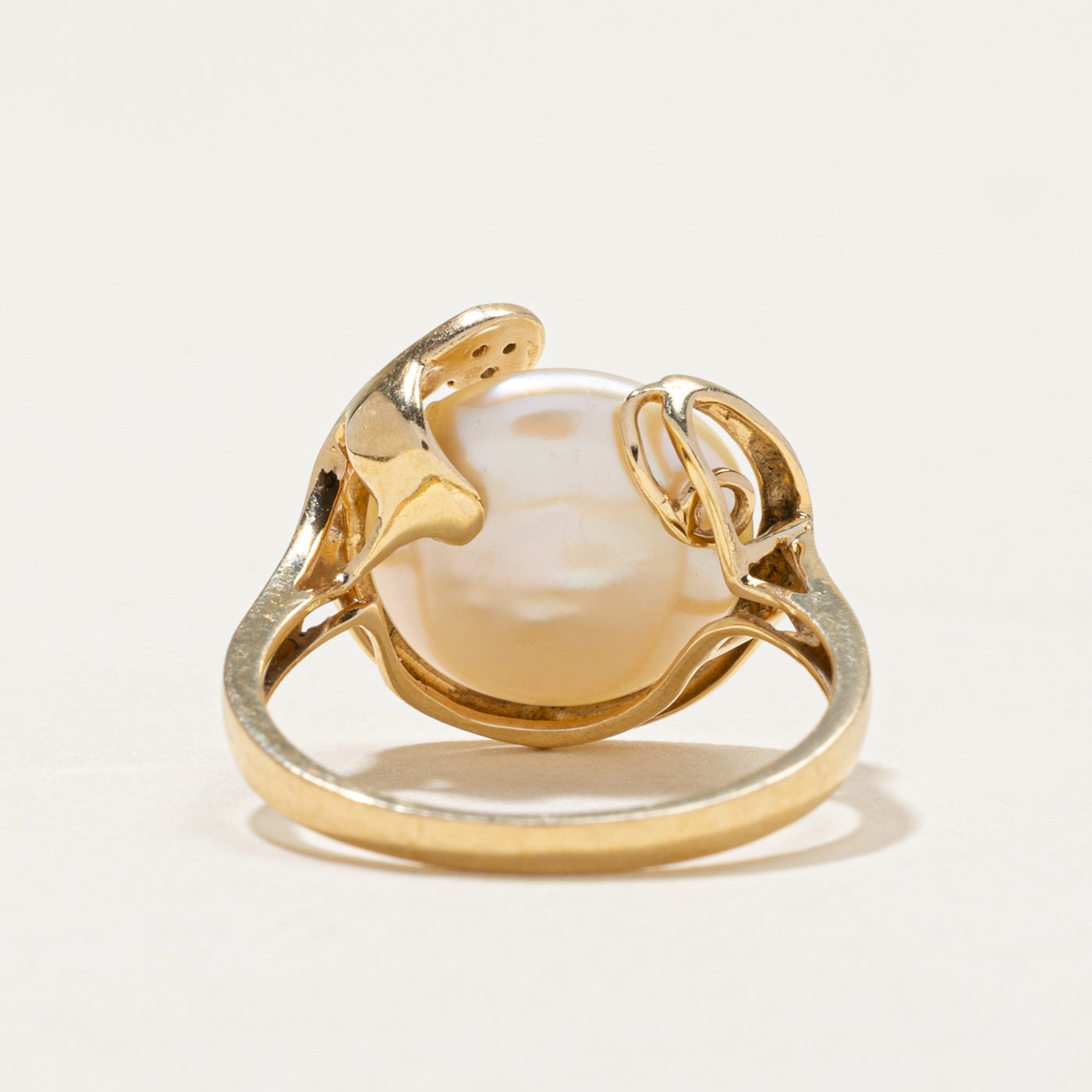 Button Pearl & Diamond Ring | 0.02ctw | SZ 6
