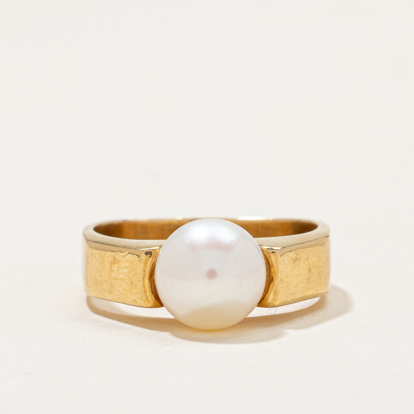 Solitaire Pearl Soft Square Ring | SZ 6