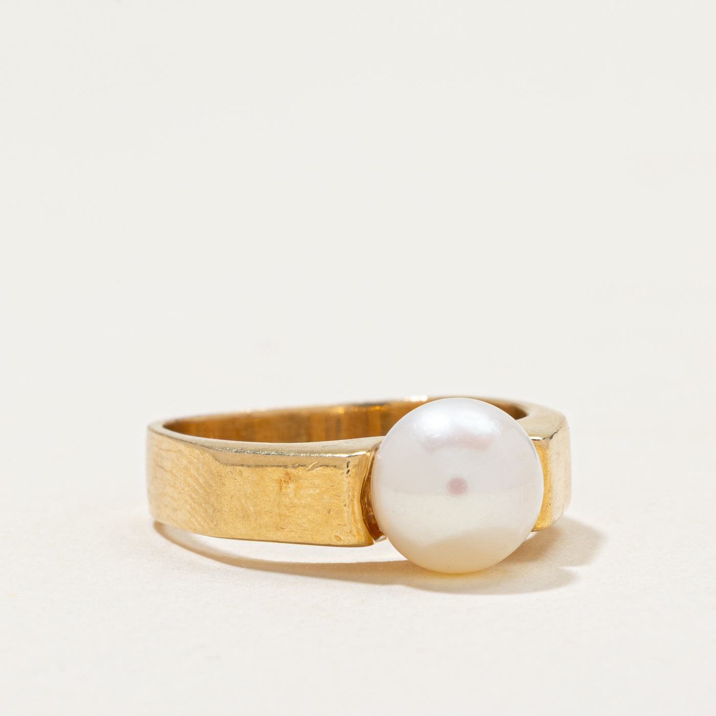 Solitaire Pearl Soft Square Ring | SZ 6