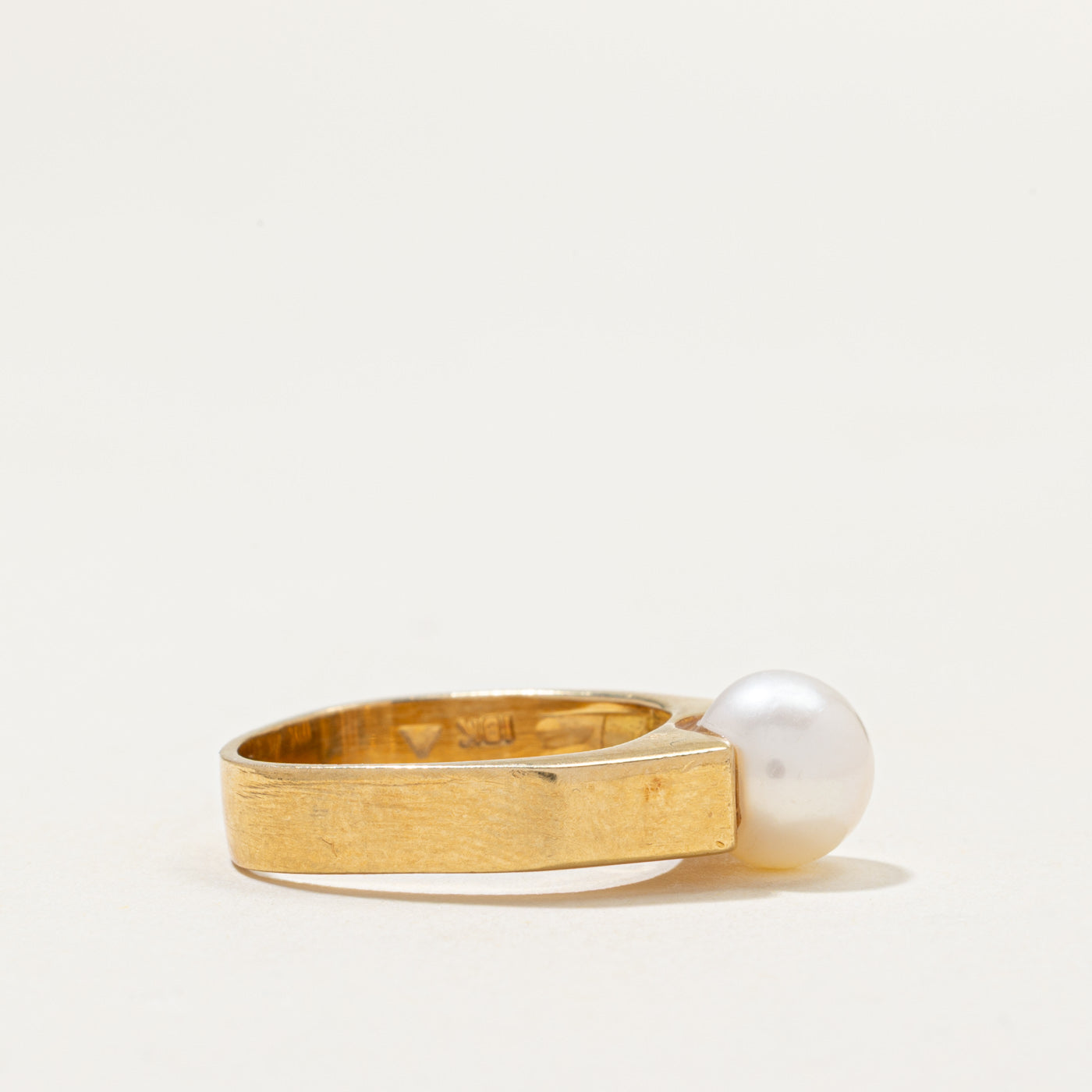 Solitaire Pearl Soft Square Ring | SZ 6