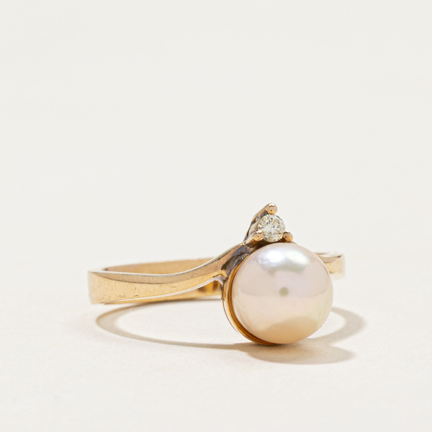 Pearl & Diamond Chevron Ring | 0.05ct | SZ 6.25