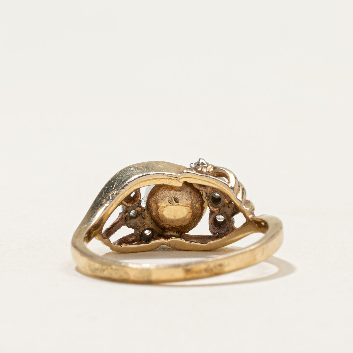 Pearl & Diamond Openwork Ring | 0.12ctw | SZ 6