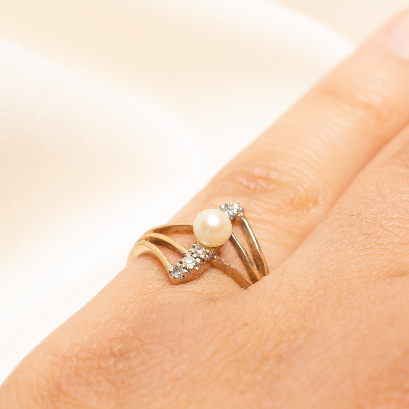 Pearl & Diamond Column Ring | 0.07ctw | SZ 5