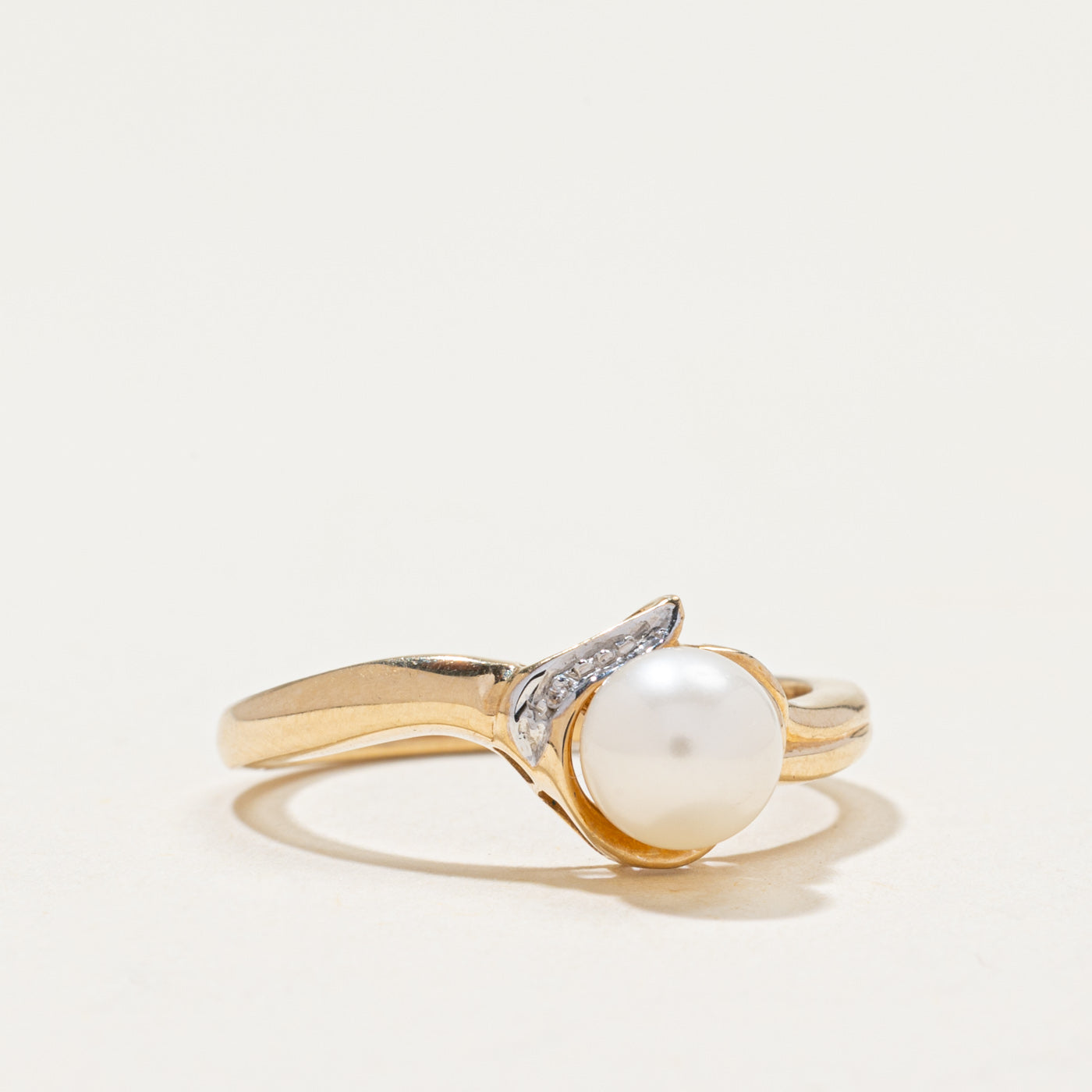 10k Pearl & Diamond Accented Ring | 0.003ctw | SZ 7.25