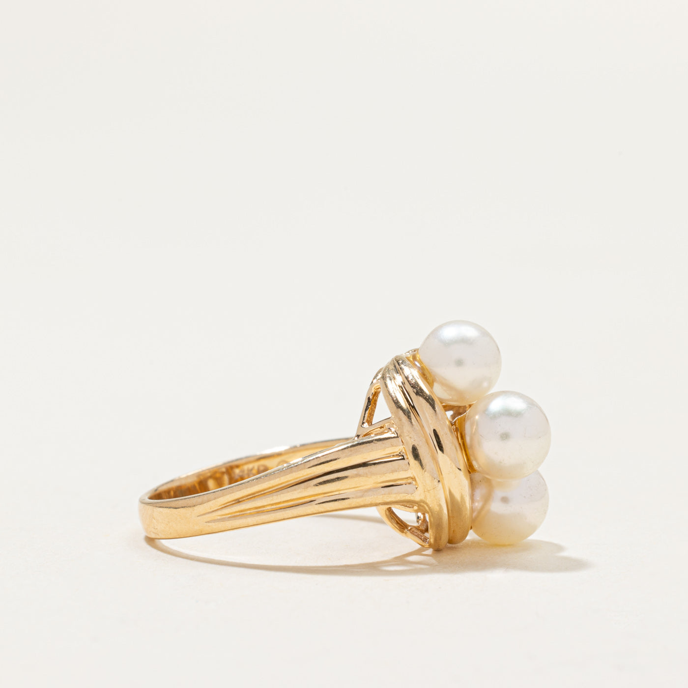 14k Three Stone Pearl & Diamond Cocktail Ring | 0.03ctw | SZ 6.25