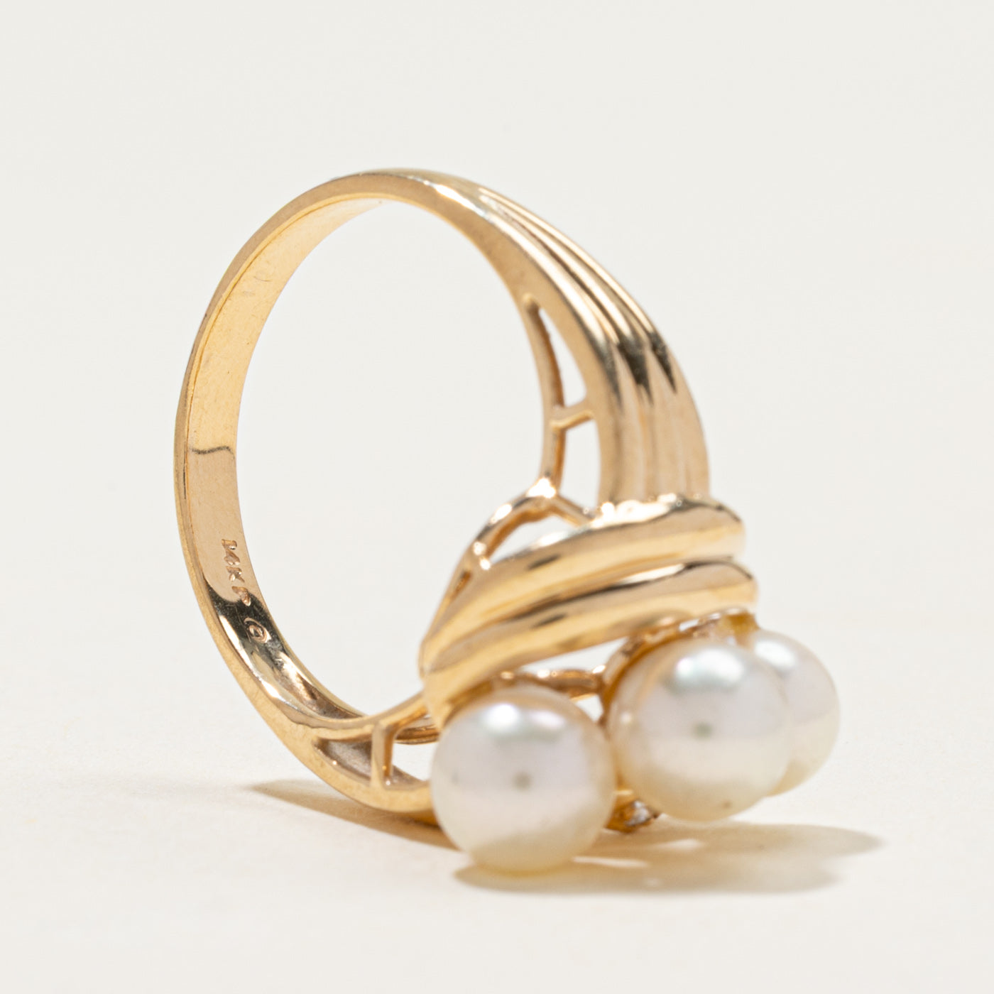 14k Three Stone Pearl & Diamond Cocktail Ring | 0.03ctw | SZ 6.25