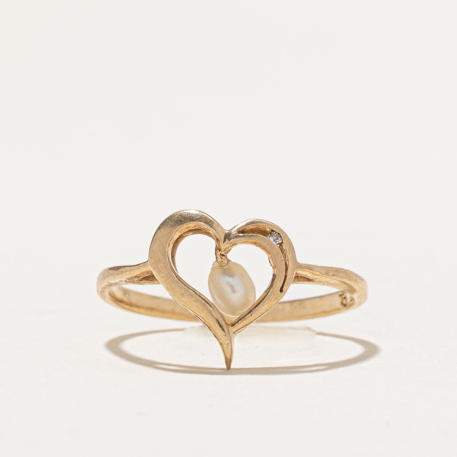 Pearl & Clear Sapphire Heart Ring | 0.005ct | SZ 5.75
