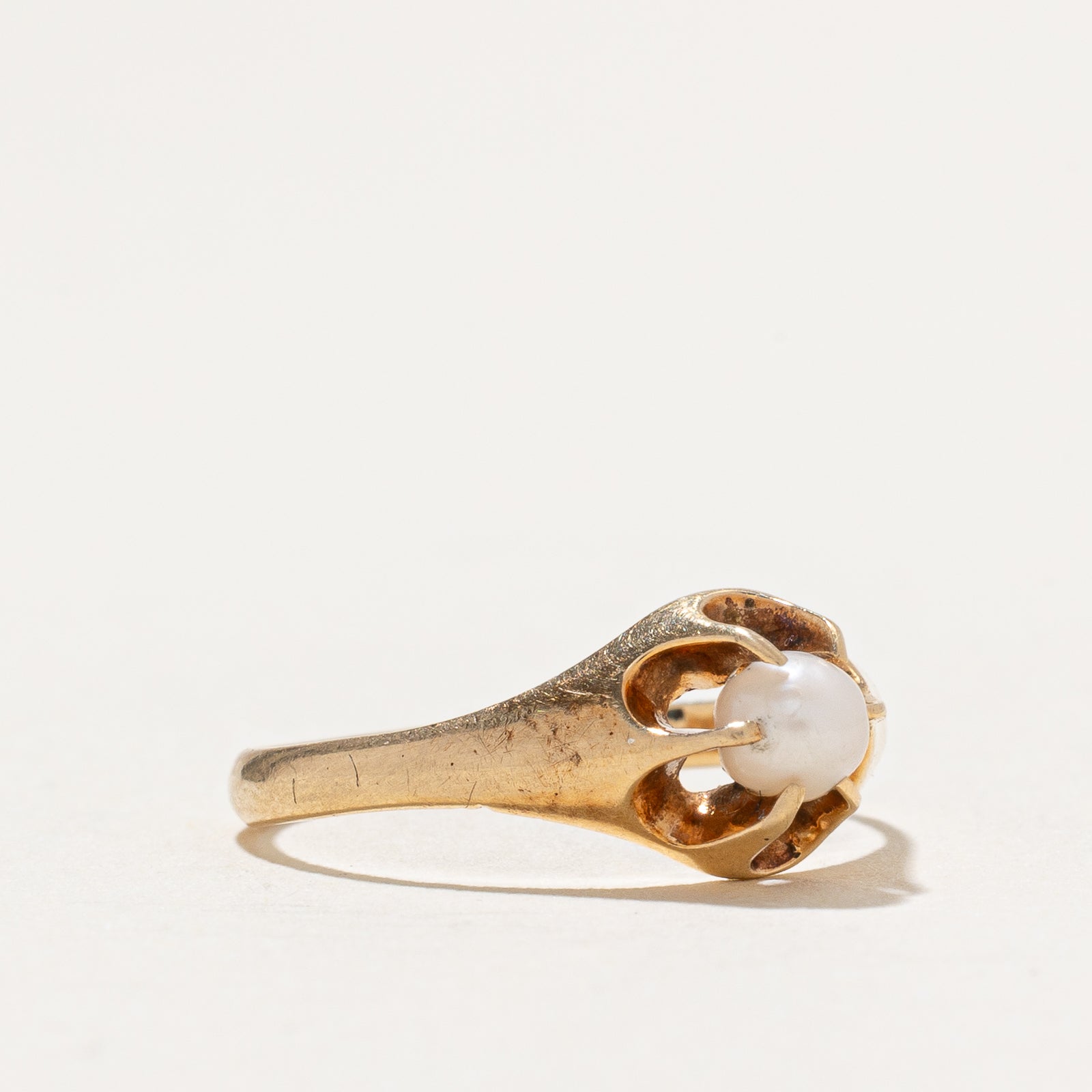 Belcher Set Solitaire Pearl Ring | SZ 4.25