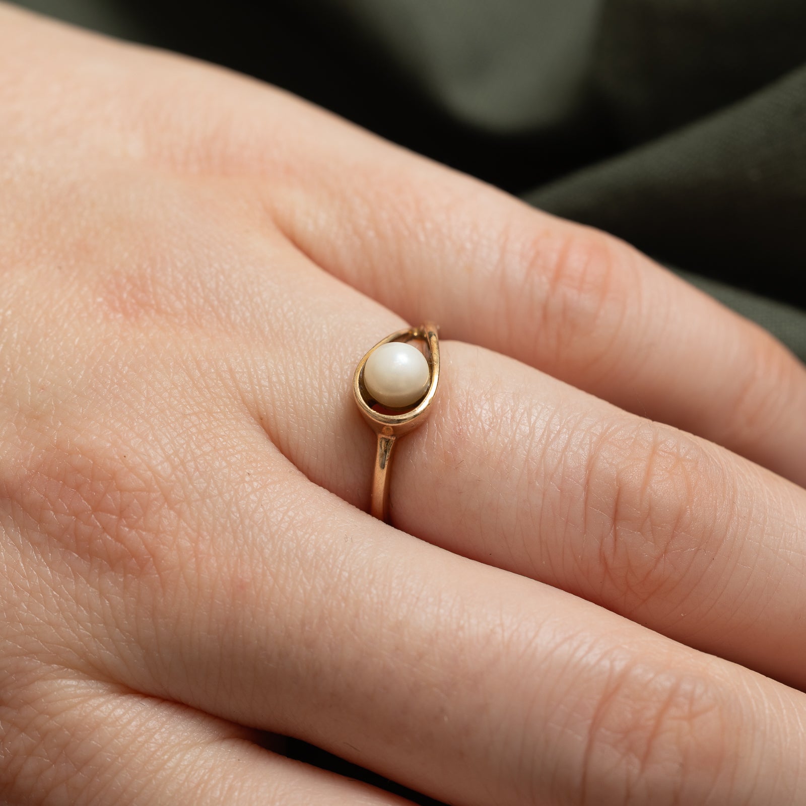 Solitaire Pearl Geometric Ring | SZ 5