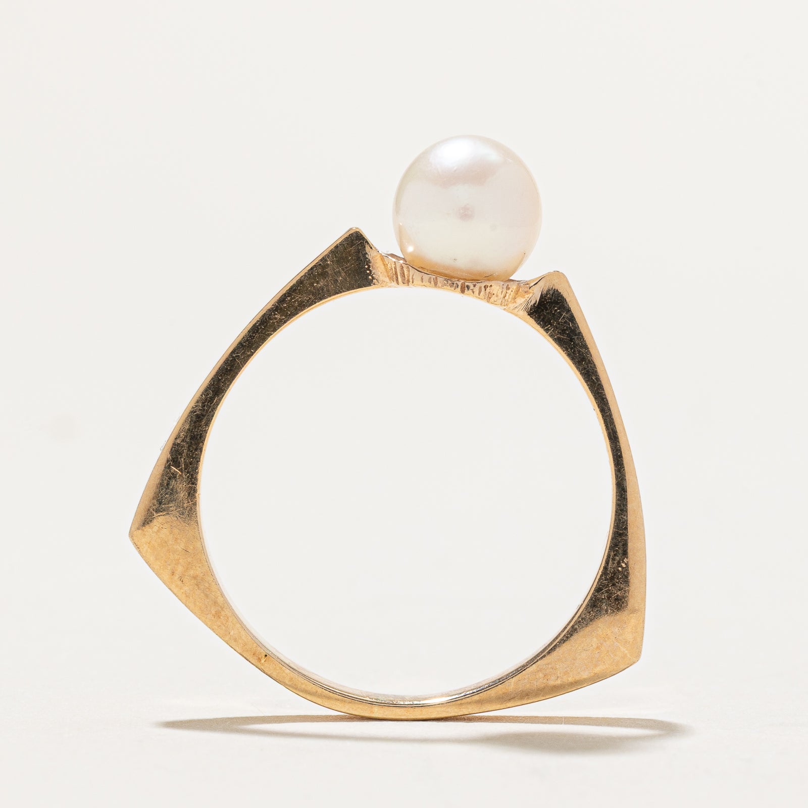 Solitaire Pearl Euro Shank Ring | SZ 9.5