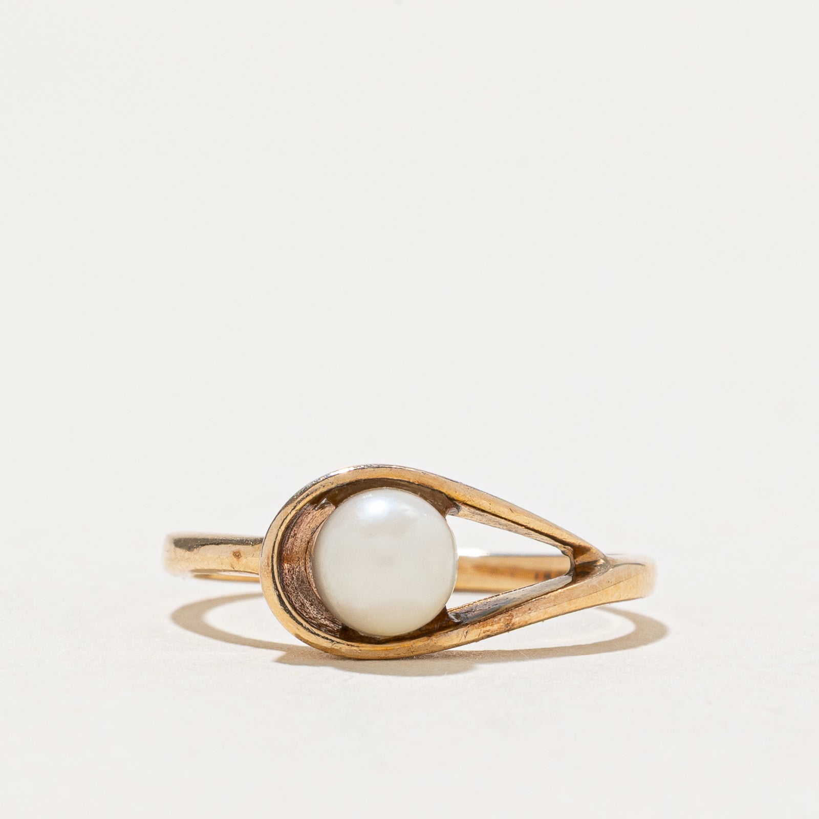 Solitaire Pearl Geometric Ring | SZ 5
