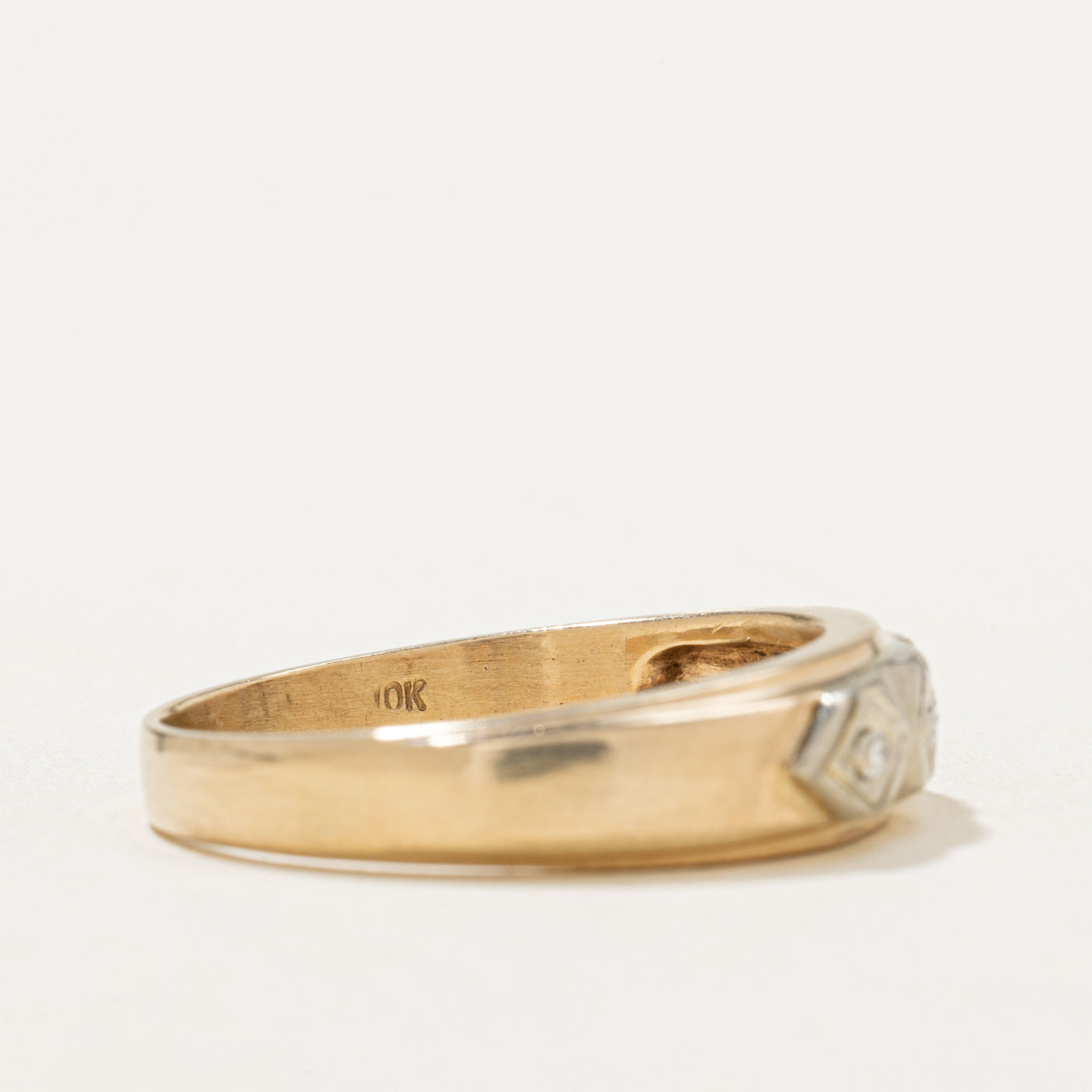 10K Three Stone Diamond Rhombus Pattern Ring | 0.015ctw | SZ 9.5