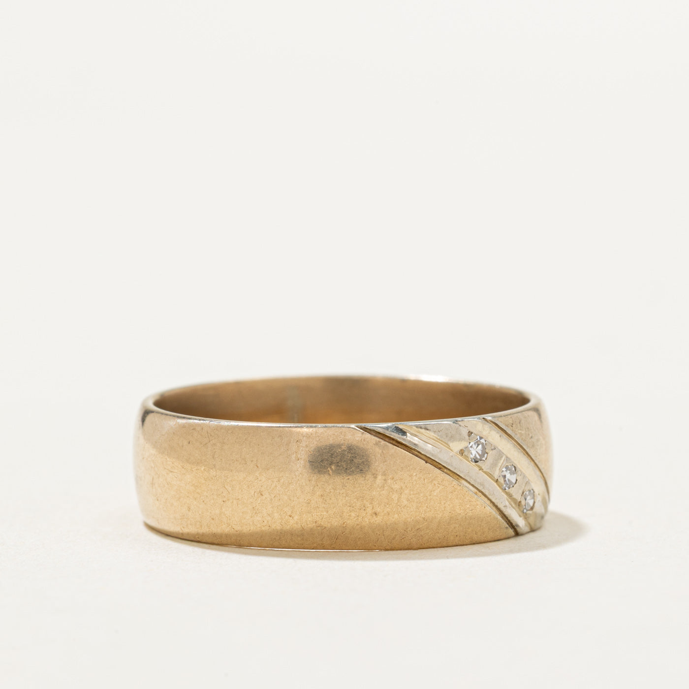 10K Diagonal Row Diamond Band | 0.025ctw | SZ 9.5