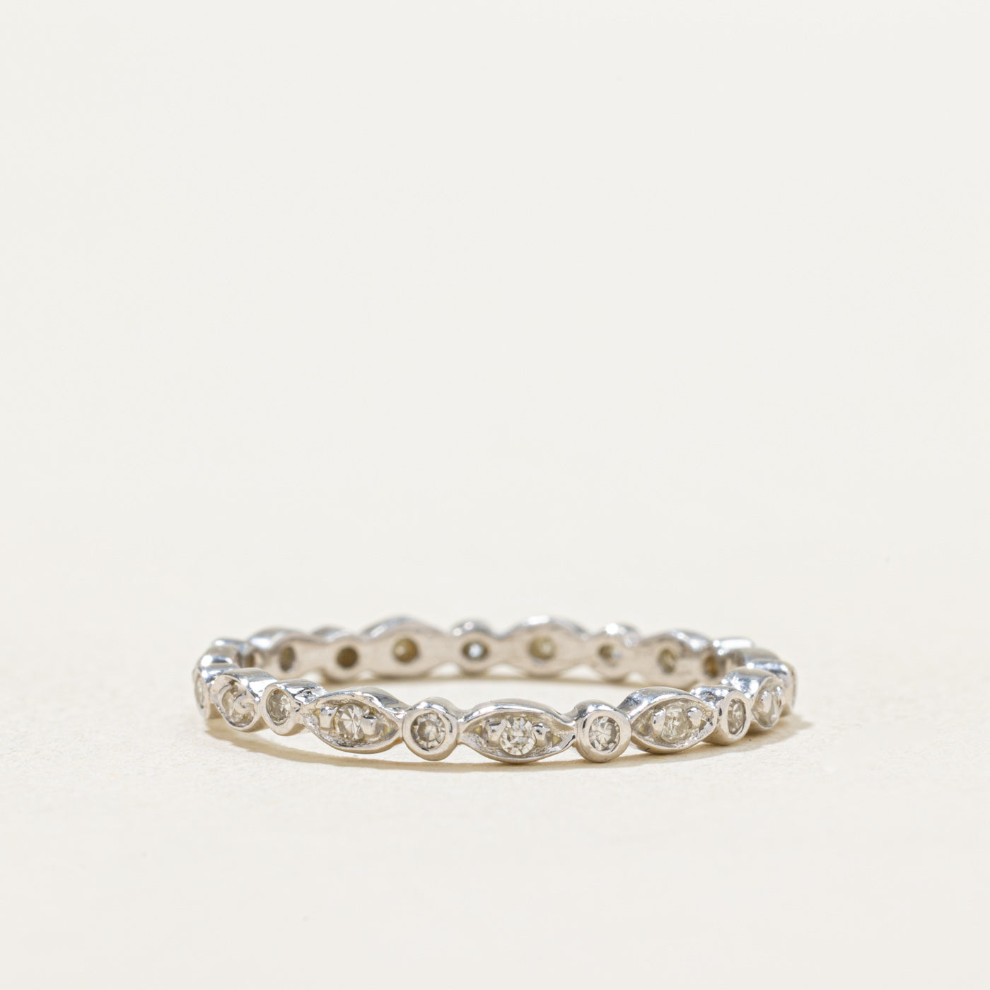 Alliance en or 14 carats sertie de diamants taille marquise | 0,10 ct | Taille 6,75
