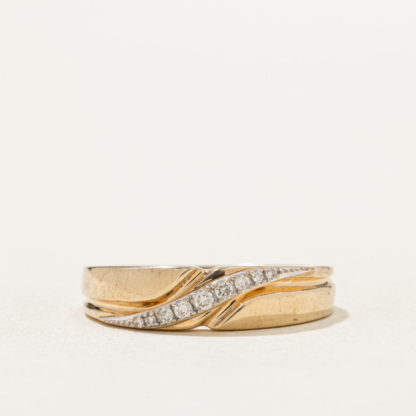 10K Waterfall Diamond Grooved Ring | 0.03ctw | SZ 8.75