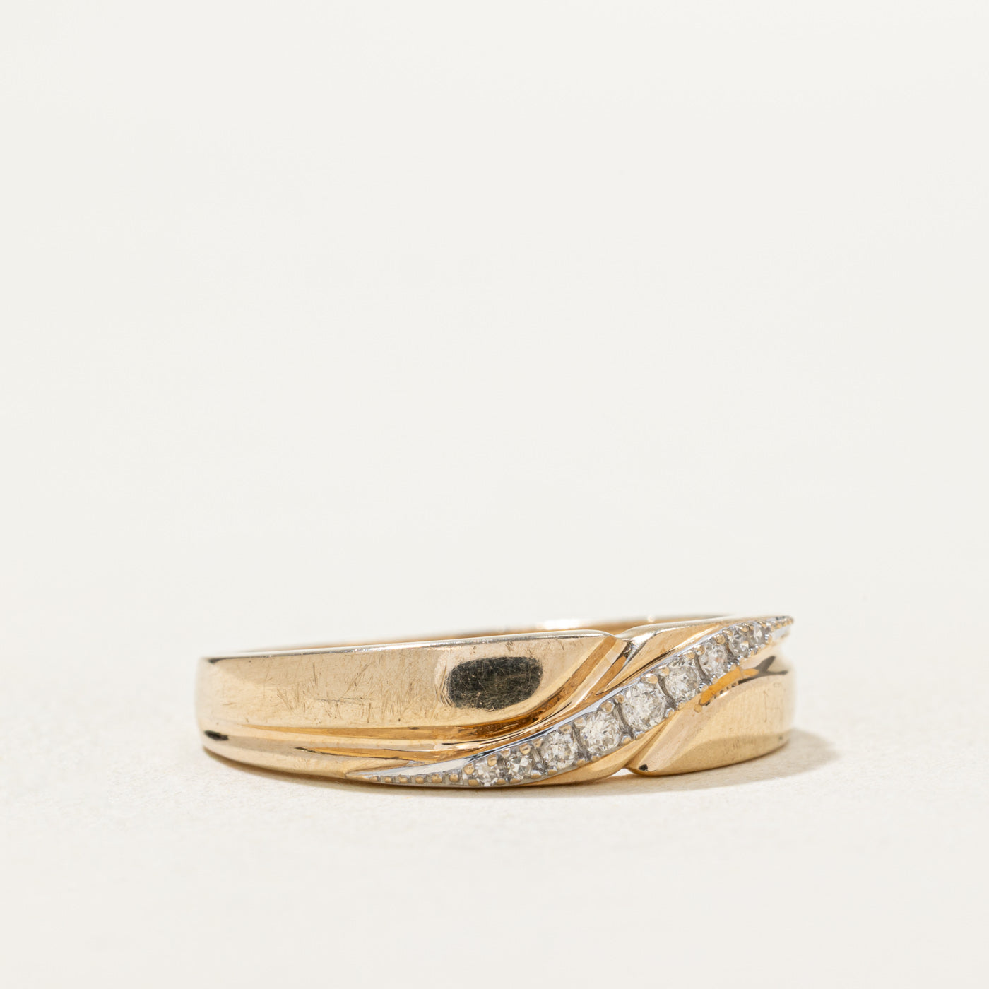 10K Waterfall Diamond Grooved Ring | 0.03ctw | SZ 8.75