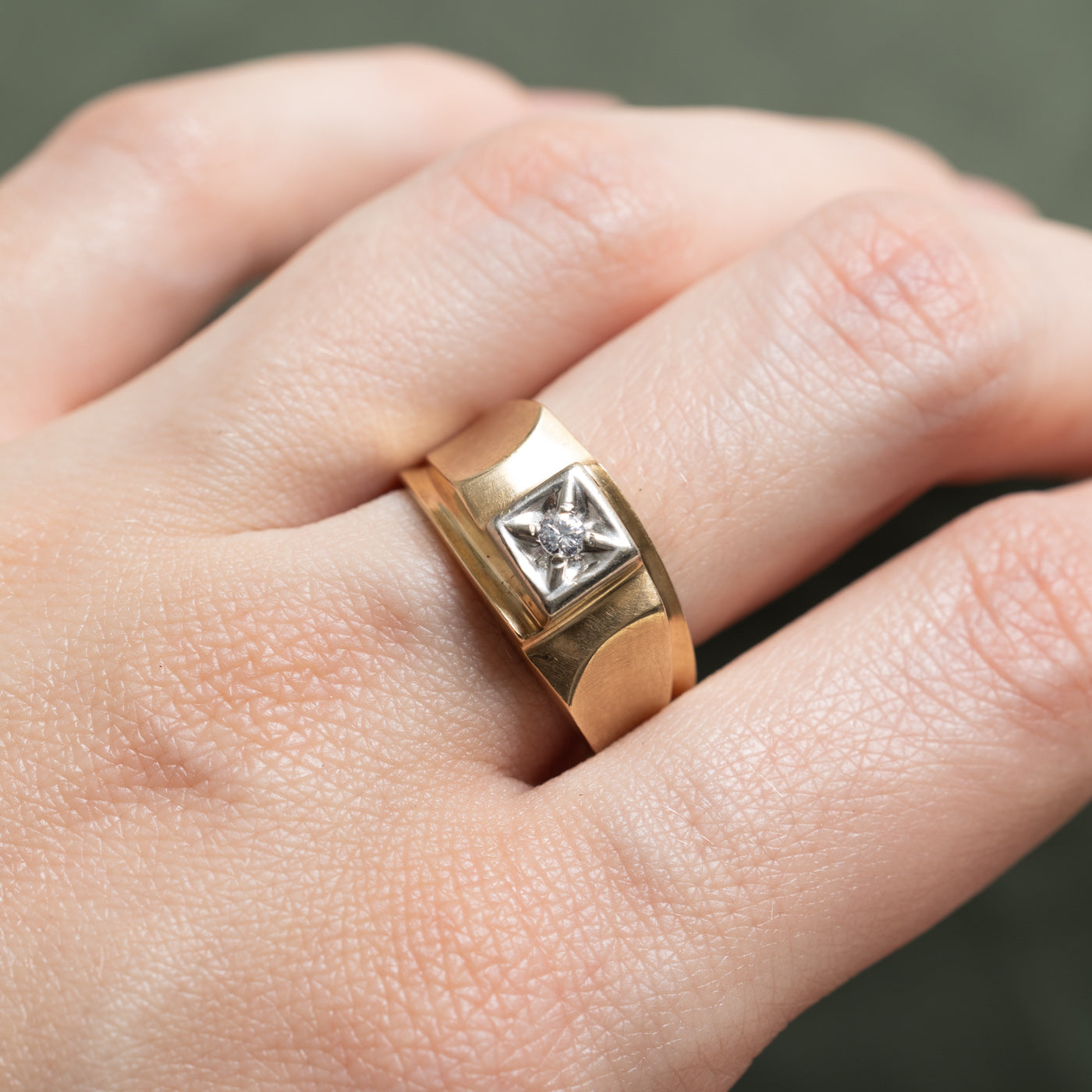 10K Illusion Set Diamond Chunky Ring | 0.075ct | SZ 8.25