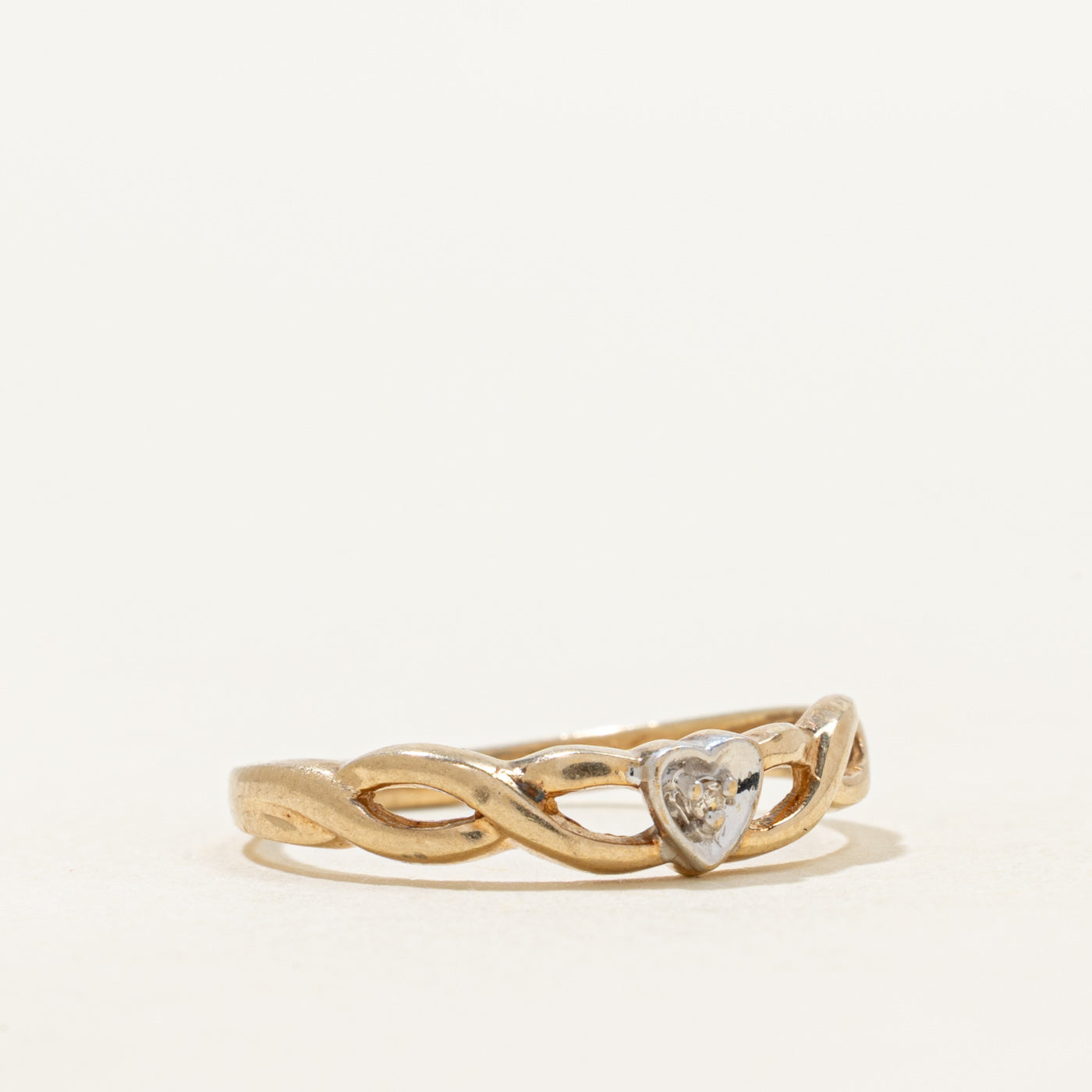 Diamond Heart Twisted Ring | SZ 6