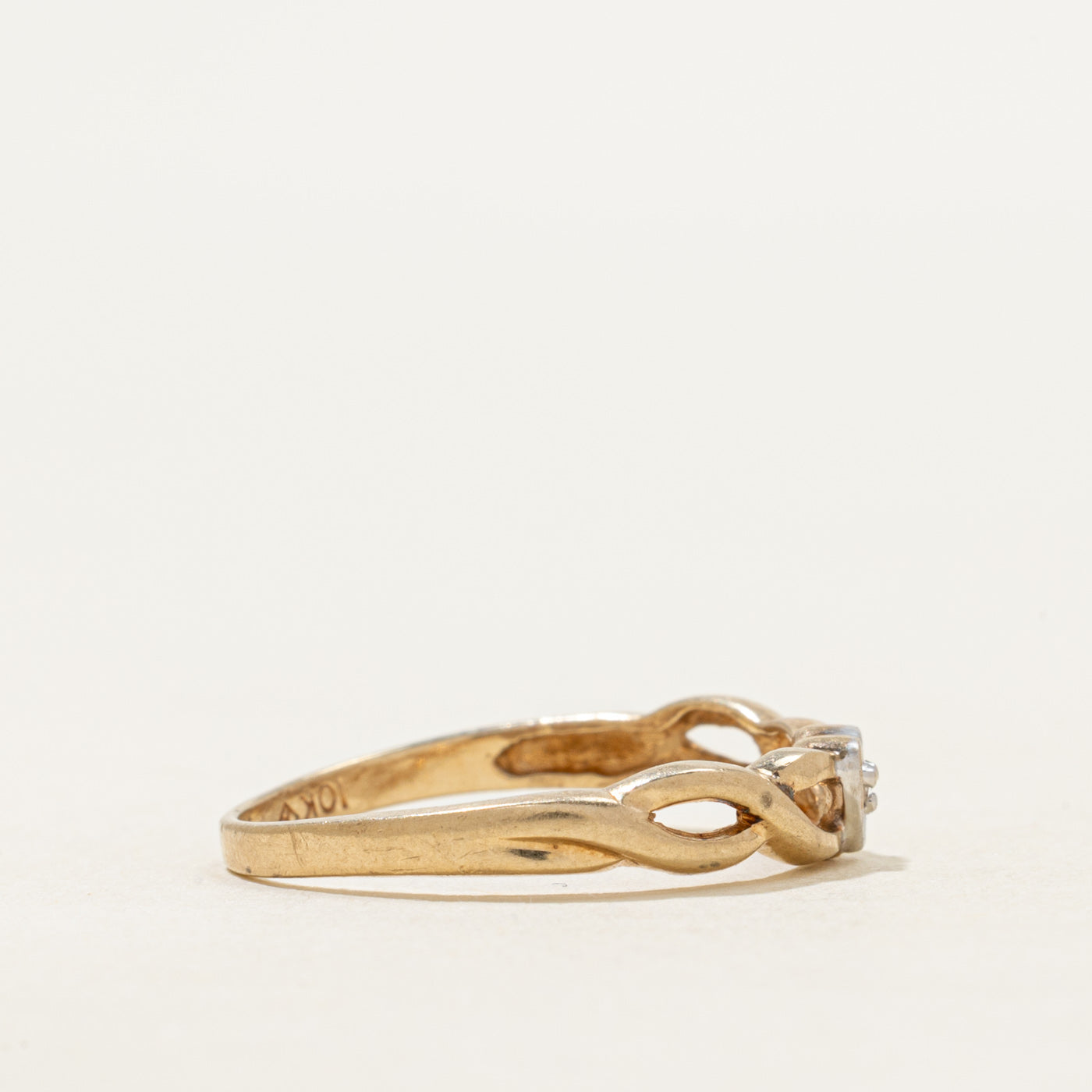Diamond Heart Twisted Ring | SZ 6