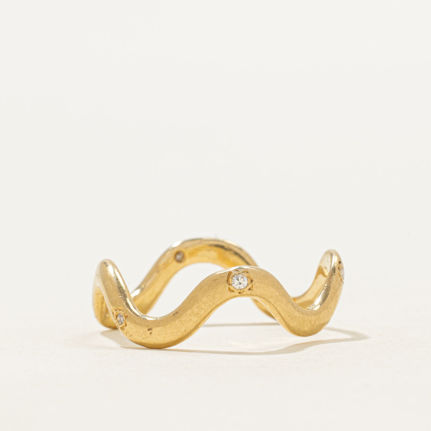 18k Eternity Diamond Wave Band | 6mm | SZ 5