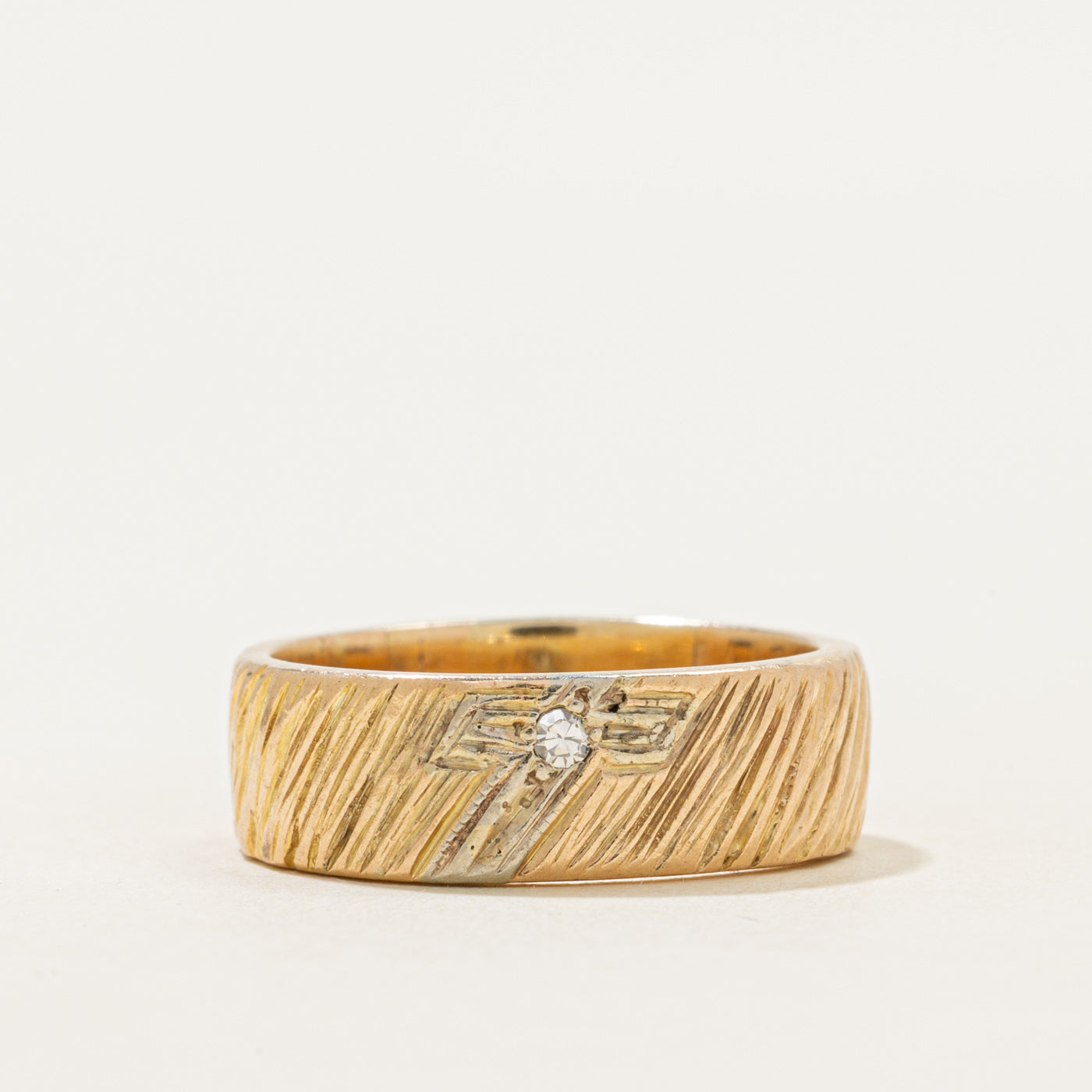 Diamond Cross Textured Band | 6.5mm | SZ 7