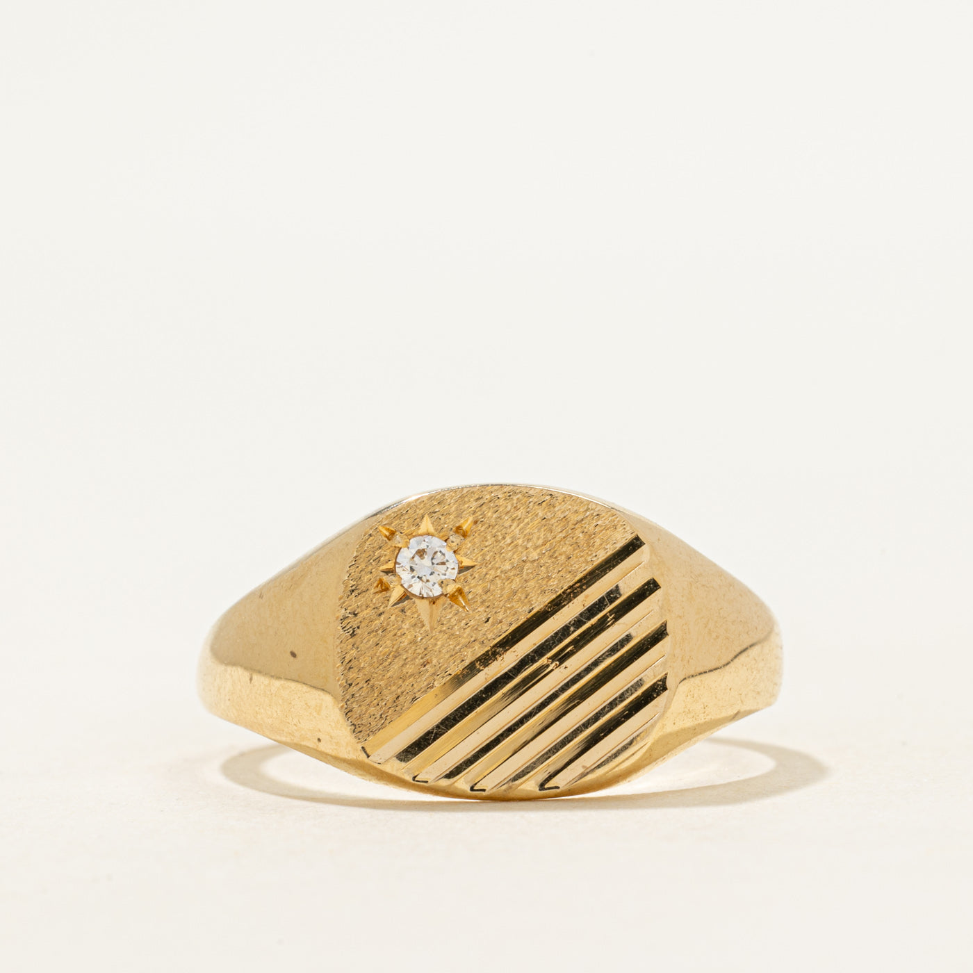 18k Star Set Diamond Grooved Signet Ring | SZ 10.5