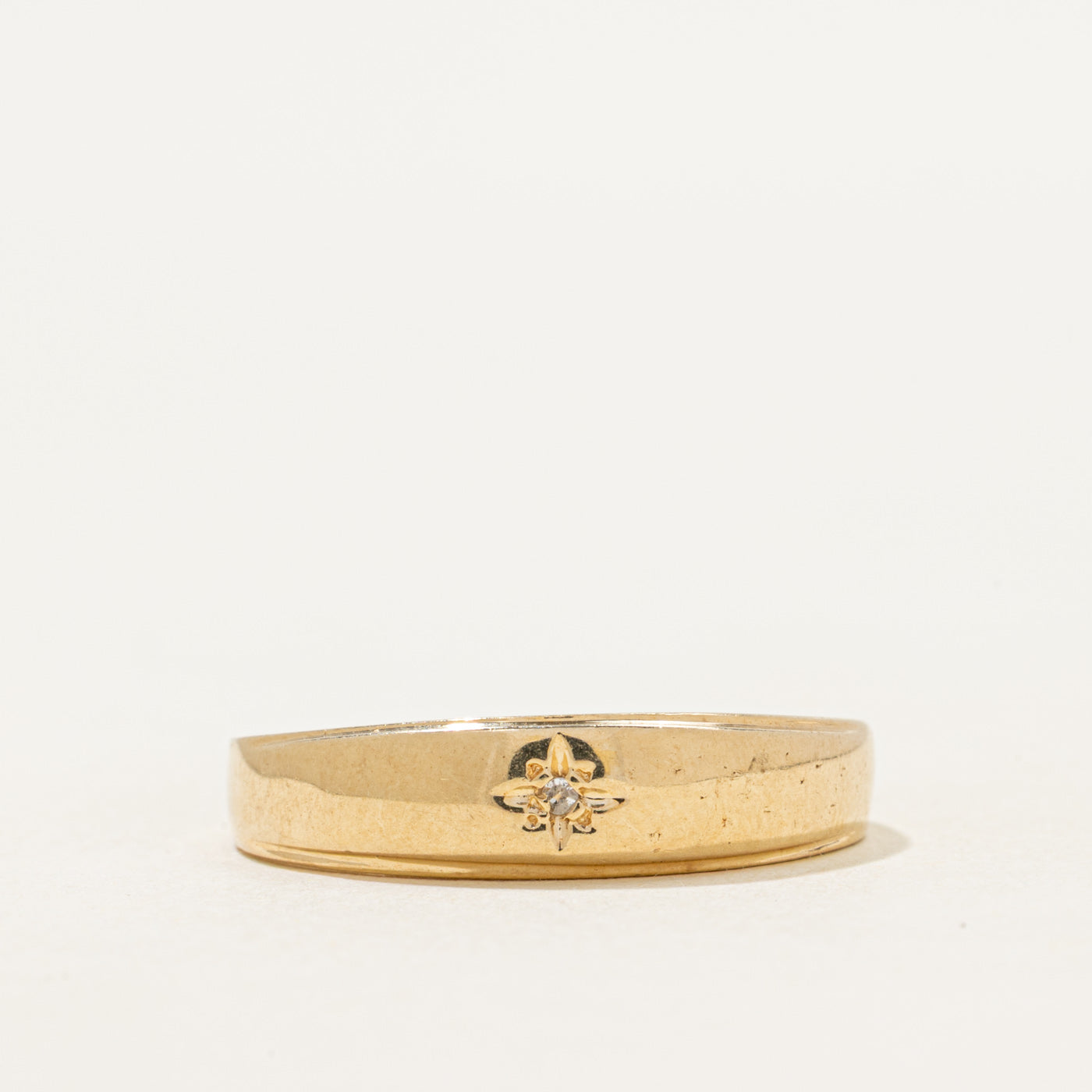 Star Set Diamond Grooved Band | SZ 8.25