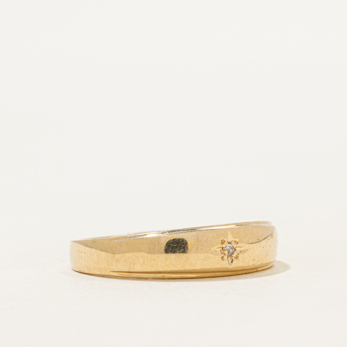 Star Set Diamond Grooved Band | SZ 8.25