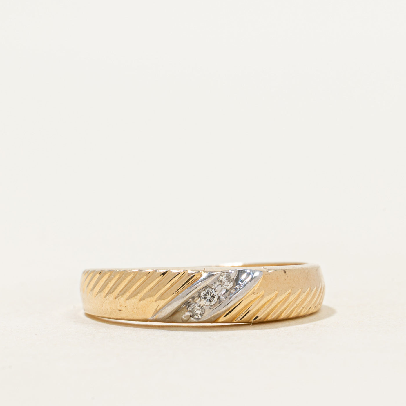Diagonal Diamond Fluted Ring | SZ 7
