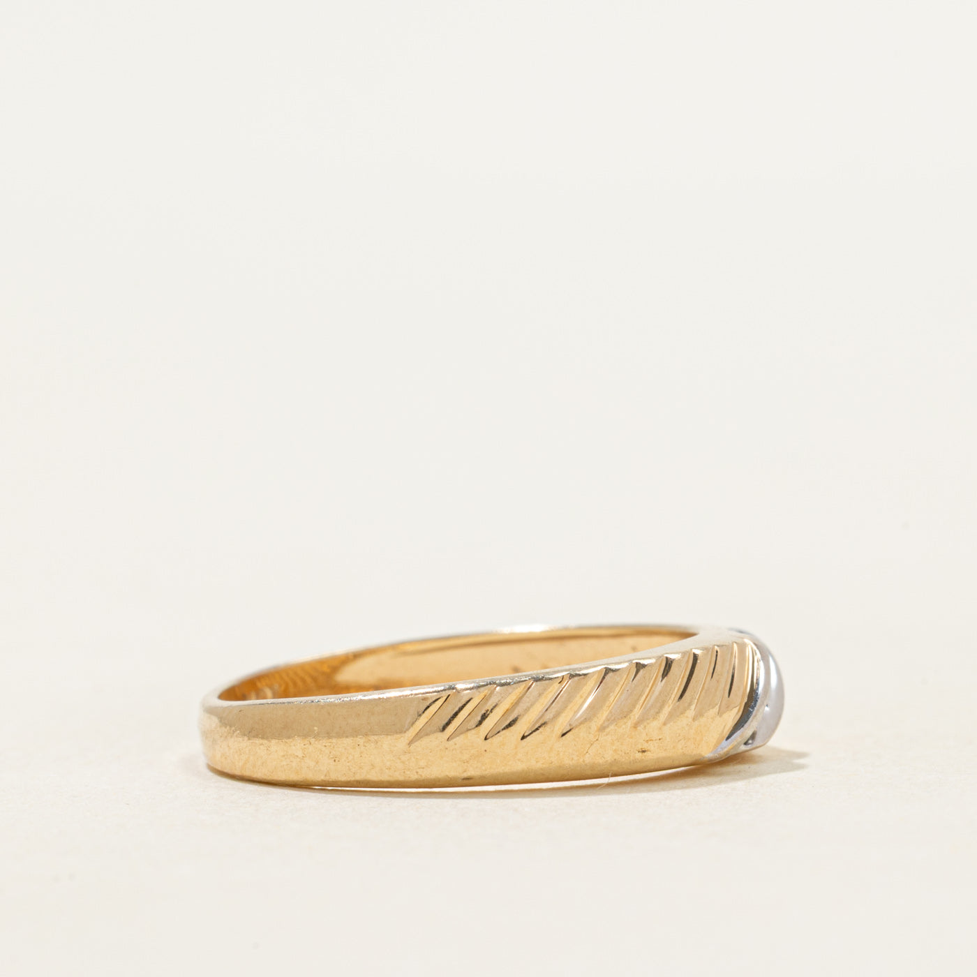 Diagonal Diamond Fluted Ring | SZ 7