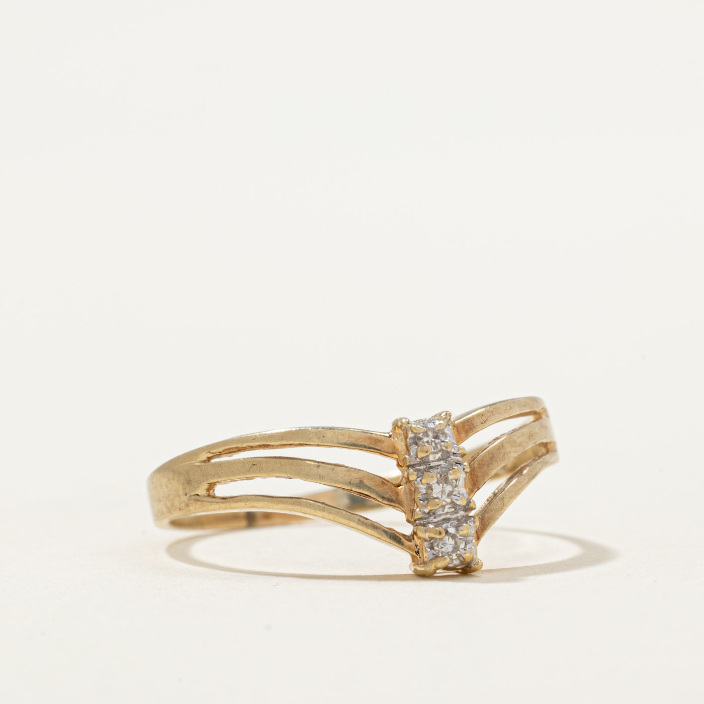 Three Stone Diamond Chevron Ring | 0.03ctw | SZ 6.5